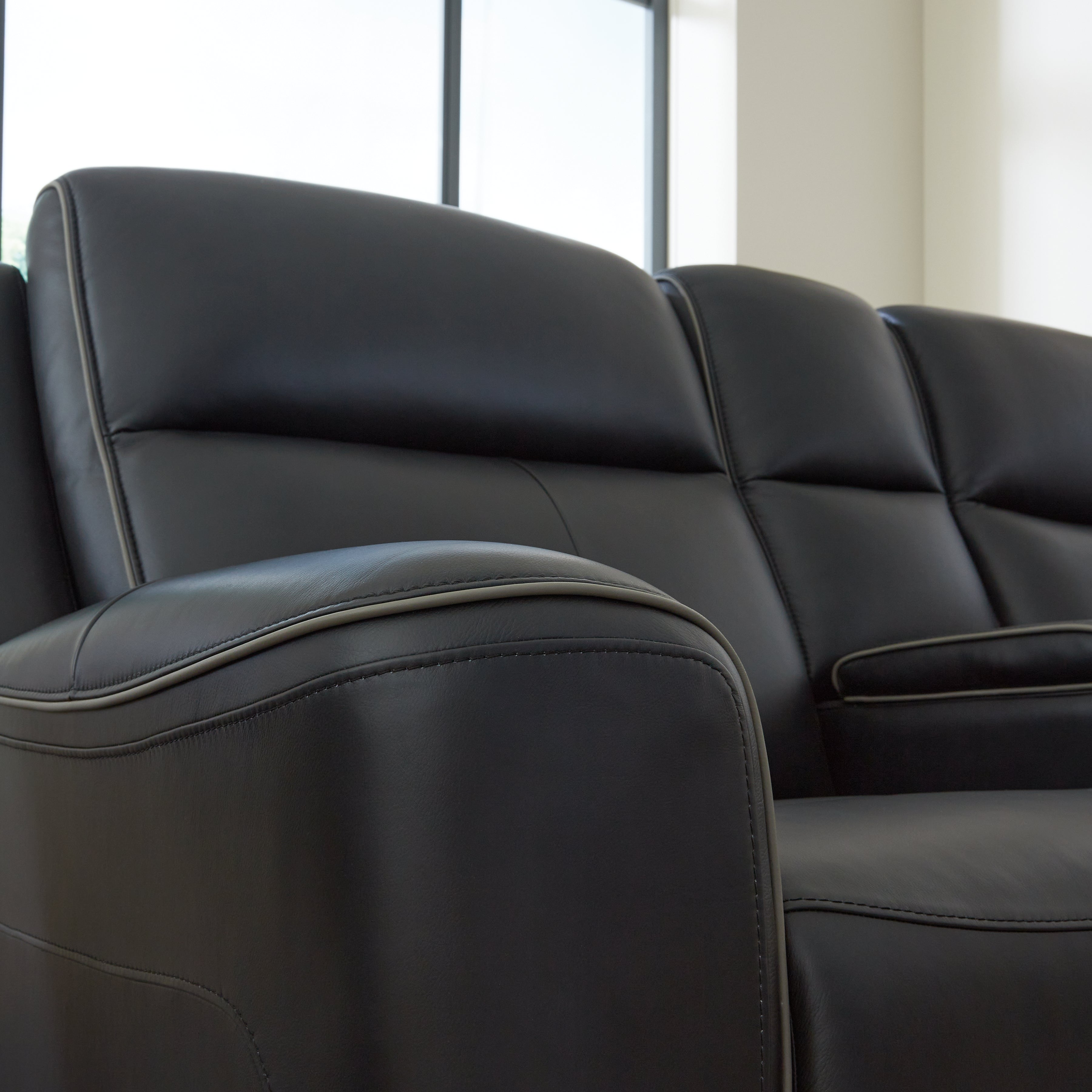 5Z-Relaxation Onyx Power Reclining Loveseat with Console