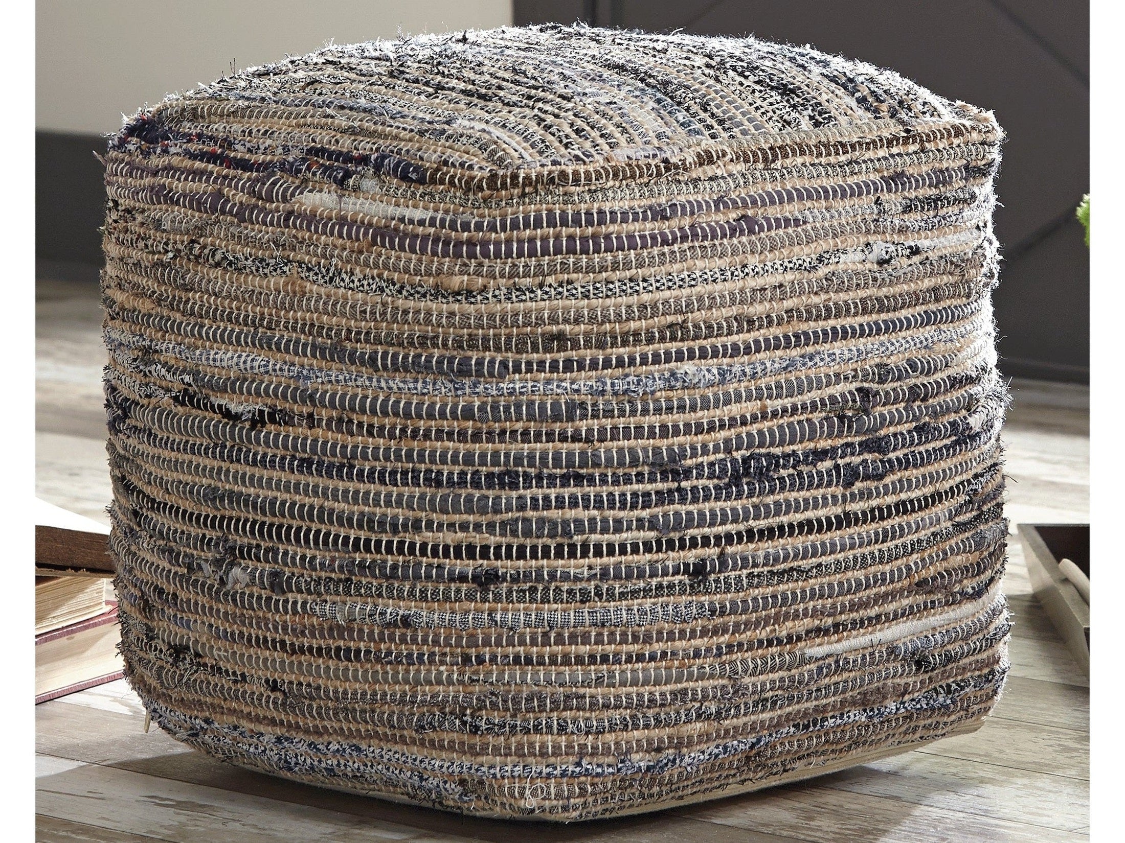 Absalom Pouf