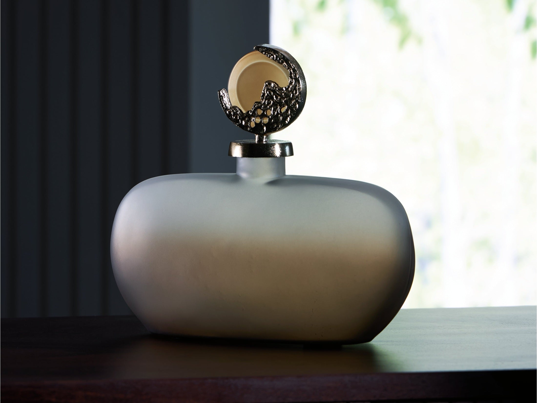 Acario Taupe/Gold Finish Jar