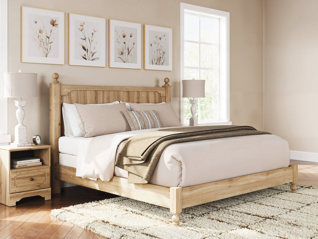 Aleaport Warm Brown King Panel Bed