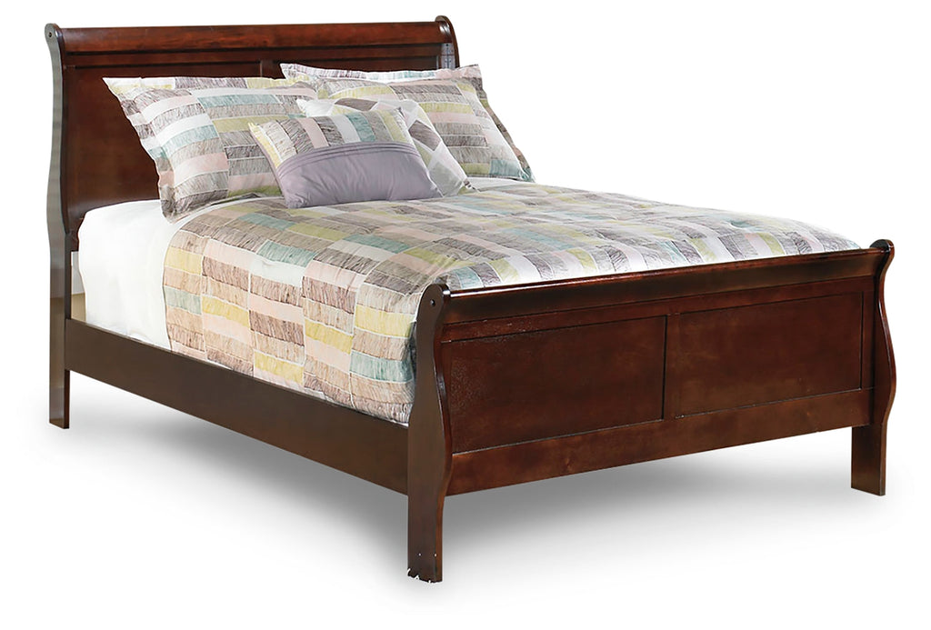 Alisdair Reddish Brown Full Sleigh Bed, Chest and Nightstand