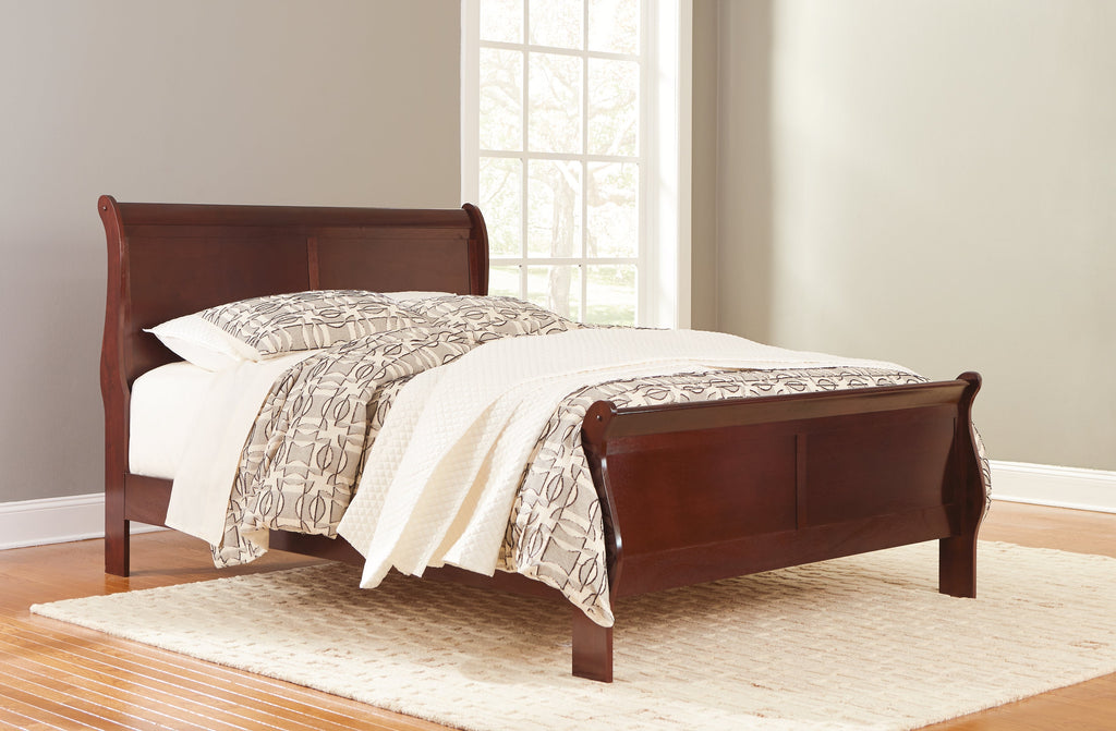 Alisdair Reddish King Sleigh Bedroom Set, Brown