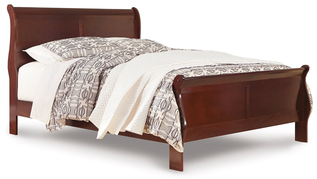 Alisdair Reddish Brown Queen Sleigh Bed & Chest & 2 Nightstands