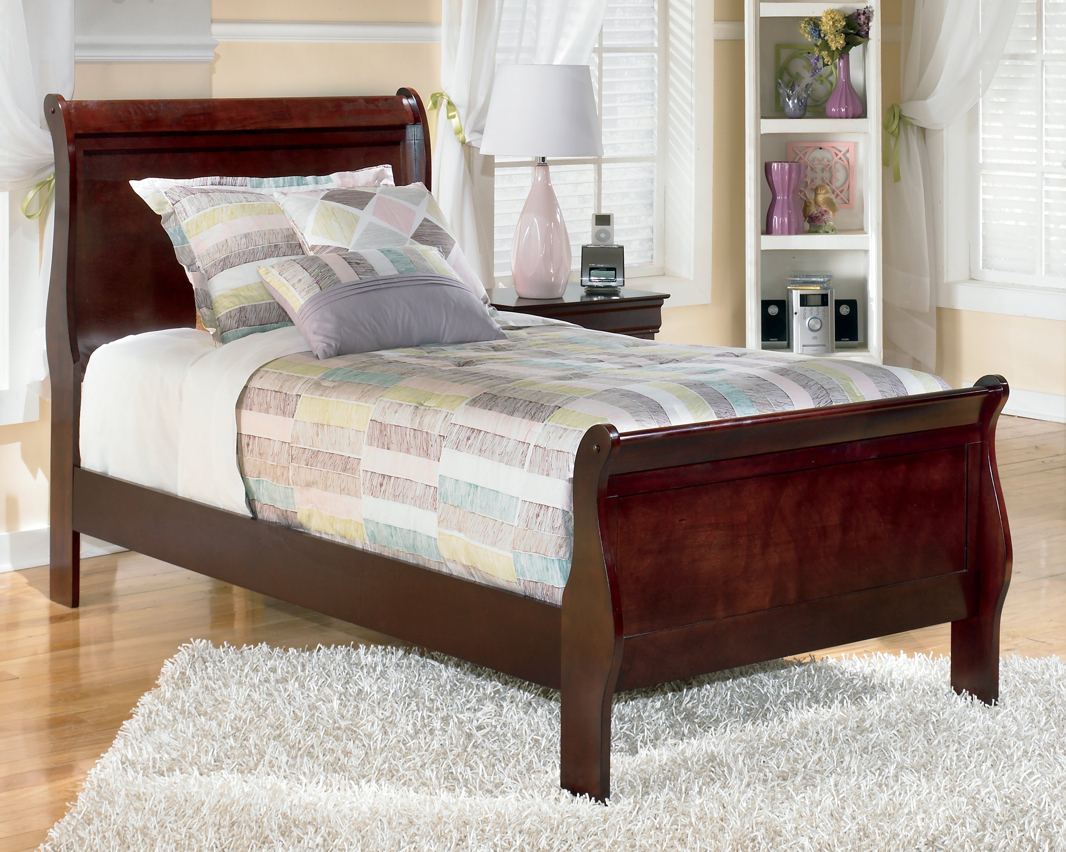 Alisdair Reddish Twin Sleigh Bedroom Set, Brown