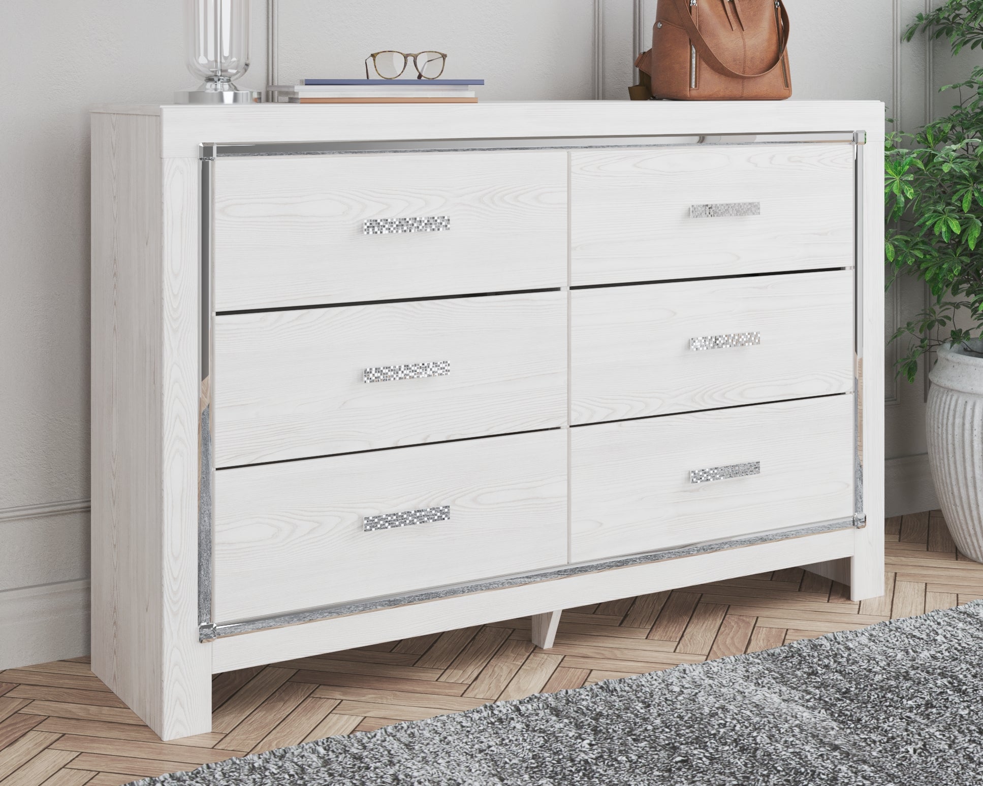 Altyra White Queen Panel Bedroom Set with Dresser and Chest