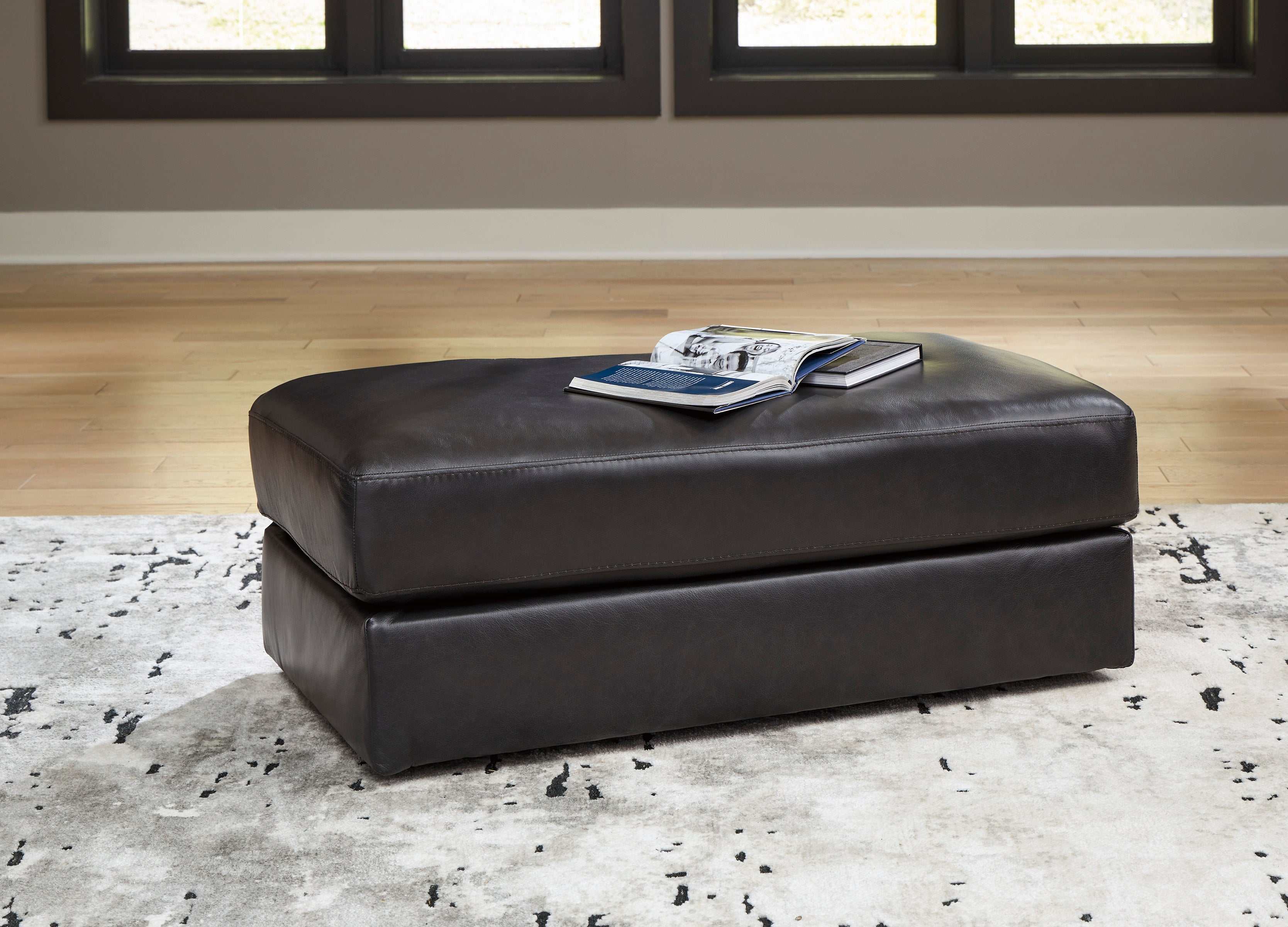 Amiata Onyx Leather Living Room Set / 4pc