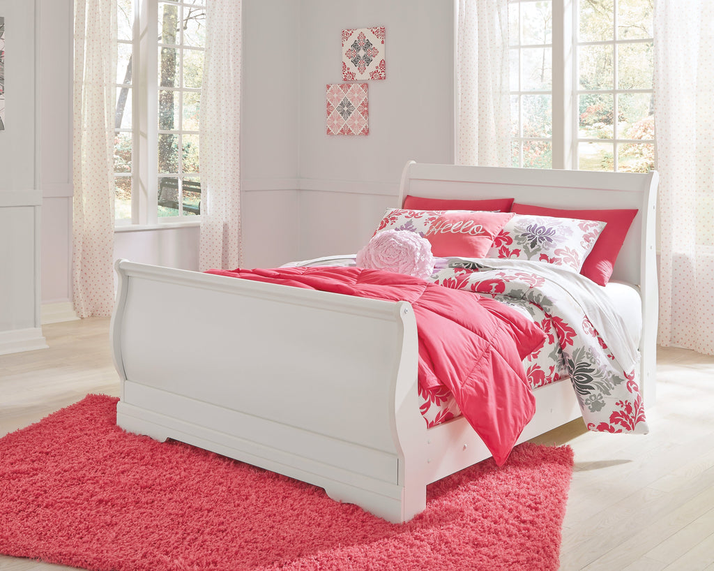 Anarasia White Full Sleigh Bedroom Set with Chest and Nightstand
