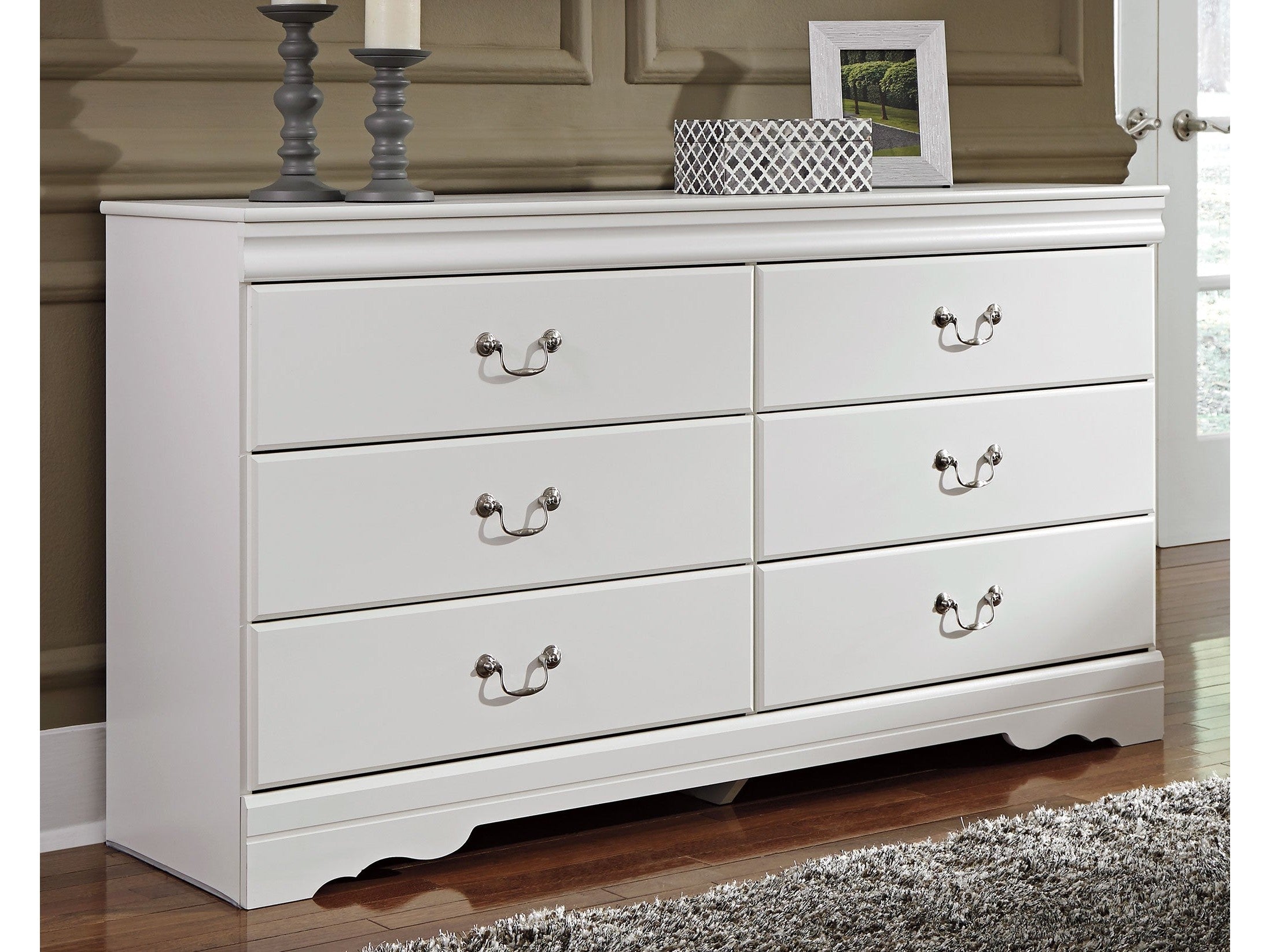 Anarasia White Six Drawer Dresser