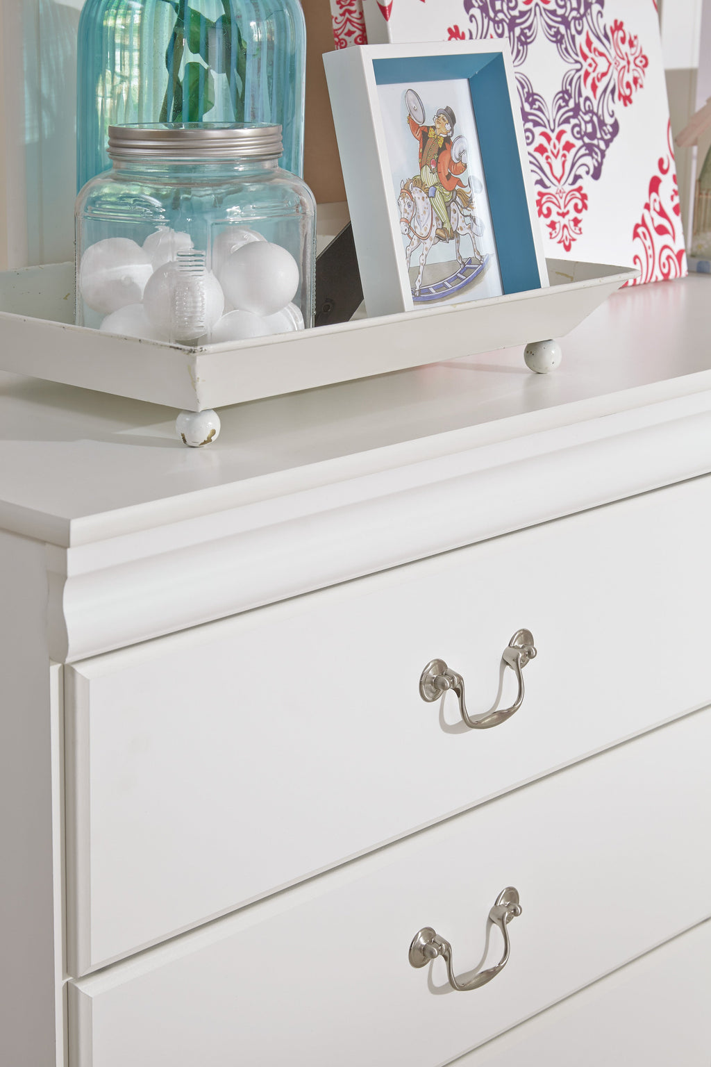Anarasia White Twin Sleigh Bedroom Set with Chest and Nightstand