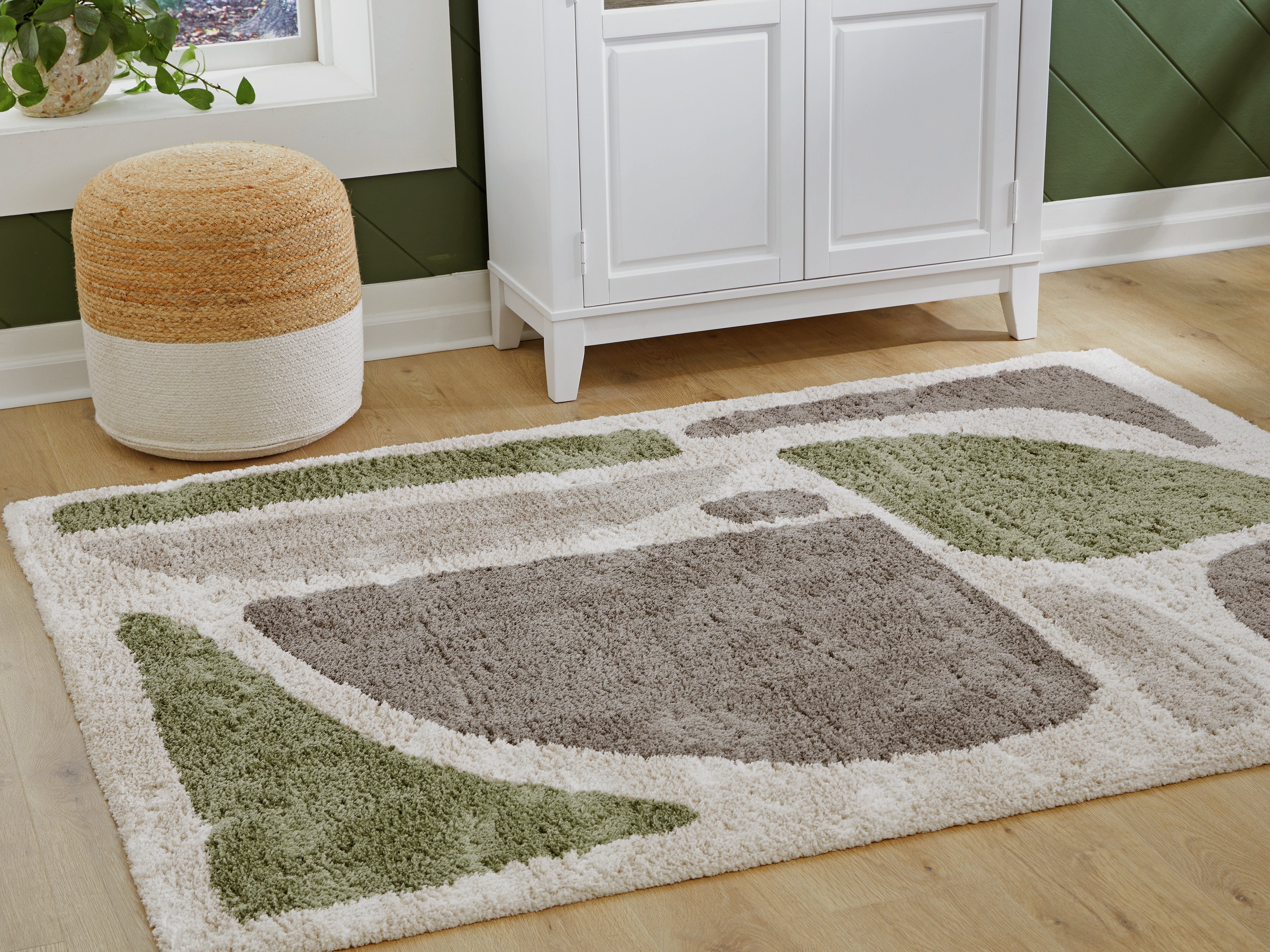 Anburgh Green/Gray/Ivory Medium Rug