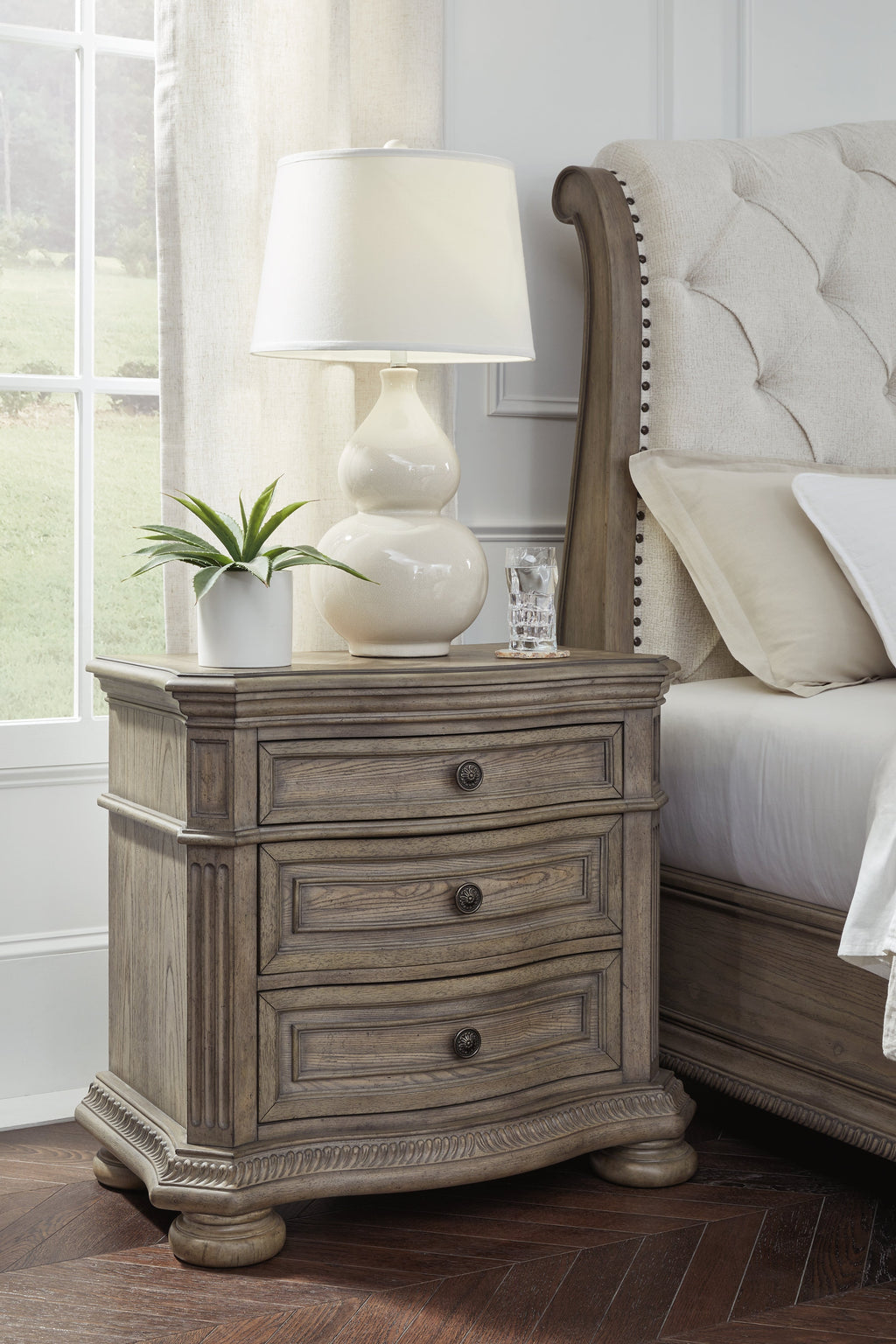 Ardenfield Light California King Sleigh Bedroom Set, Brown