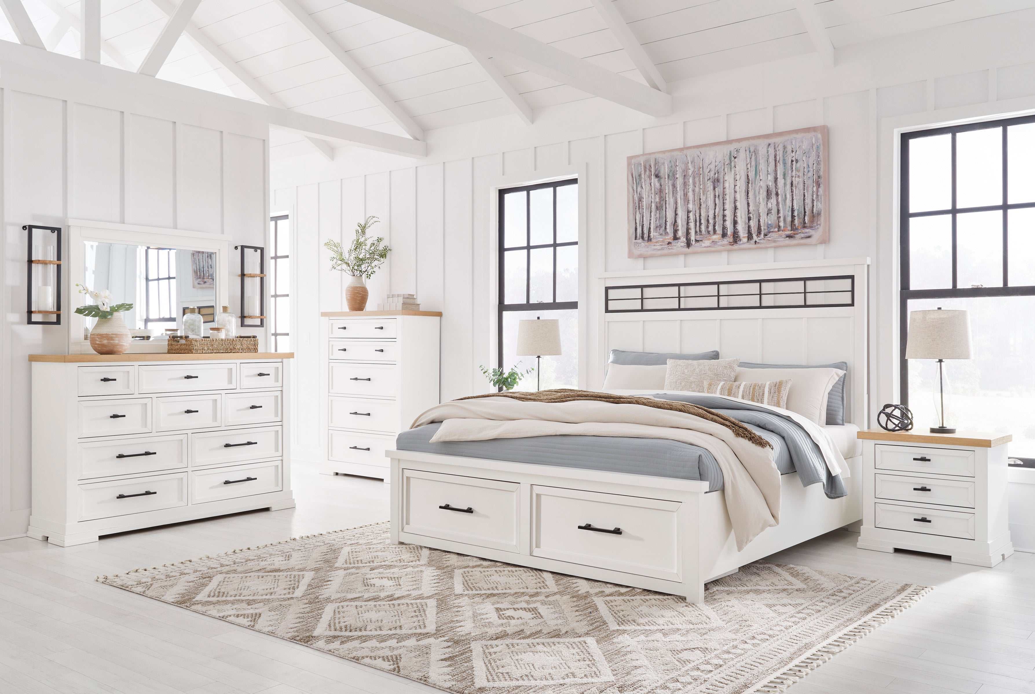 Ashbryn White/Natural Queen Panel Storage Bed