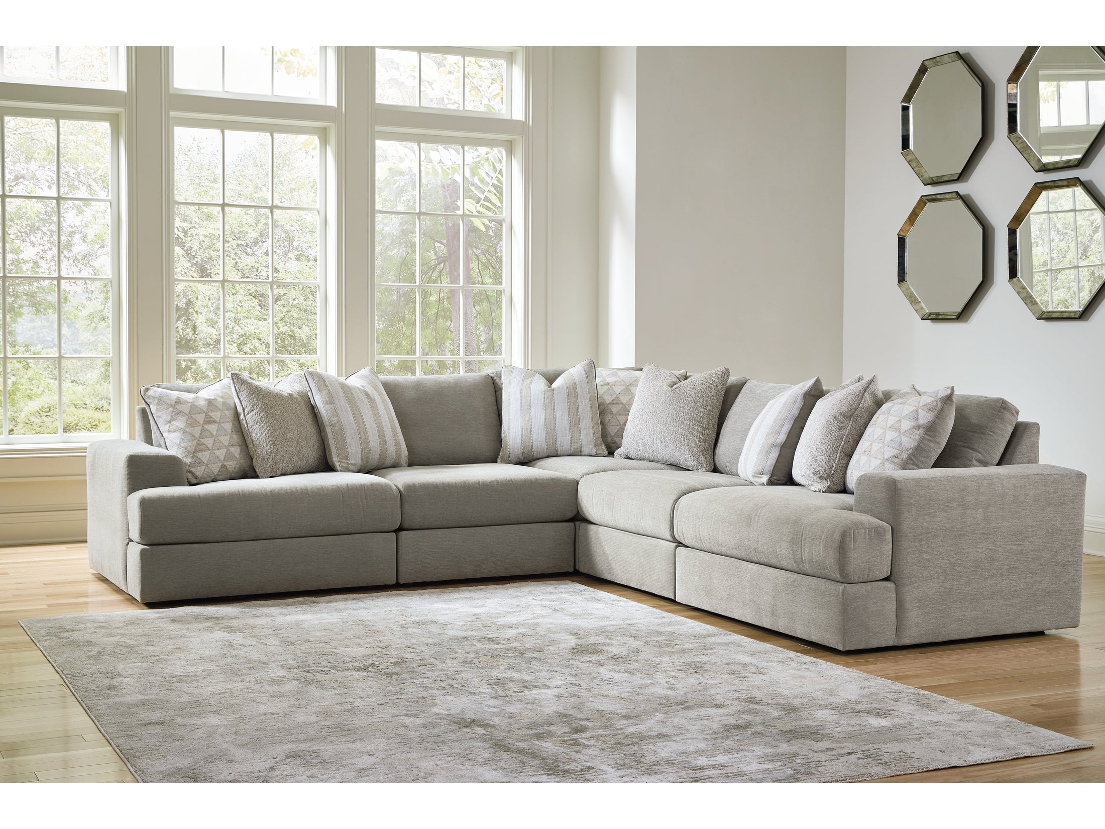 Avaliyah Ash 5-Piece Sectional