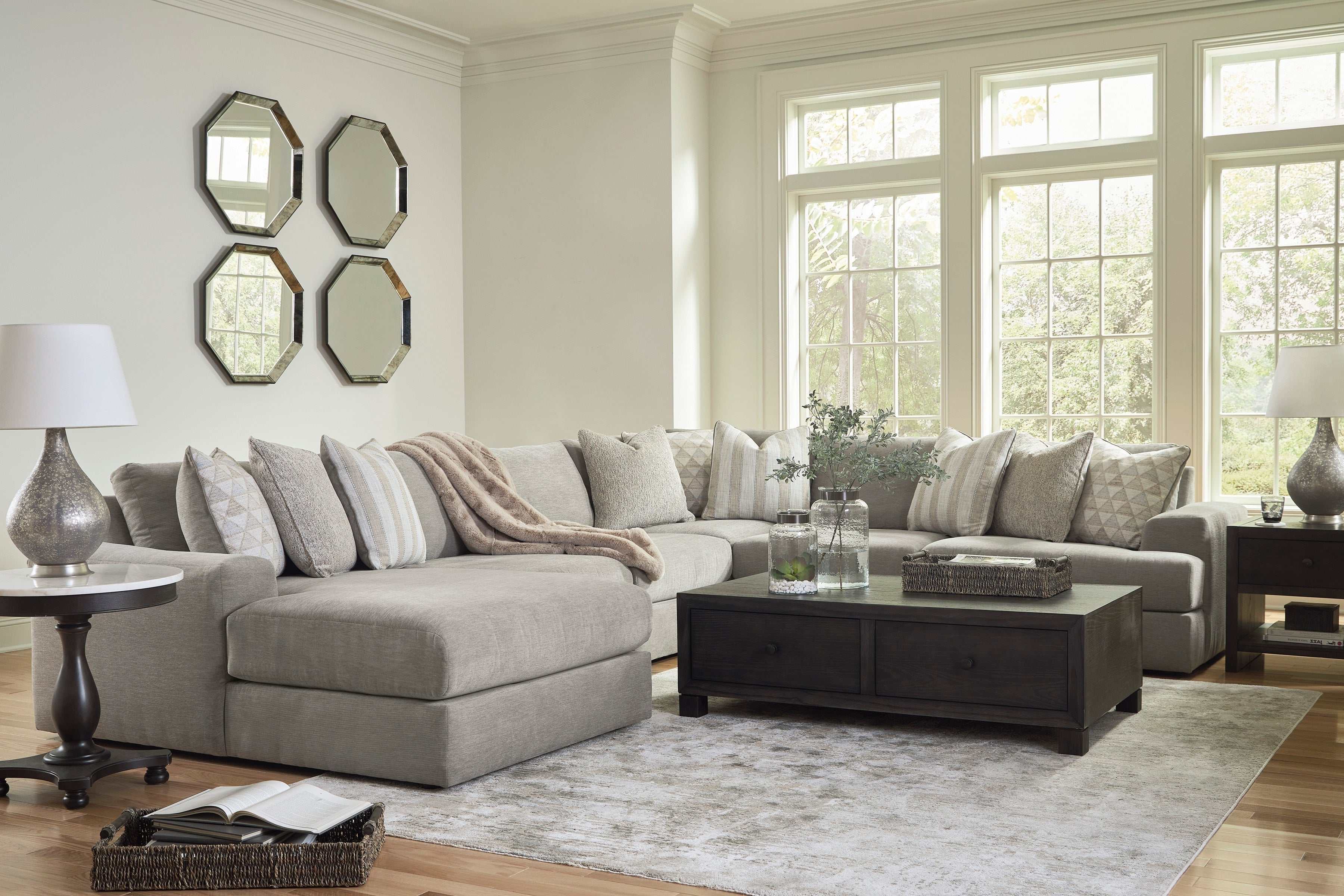 Avaliyah Ash Gray Chenille 6pc LAF Chaise Sectional