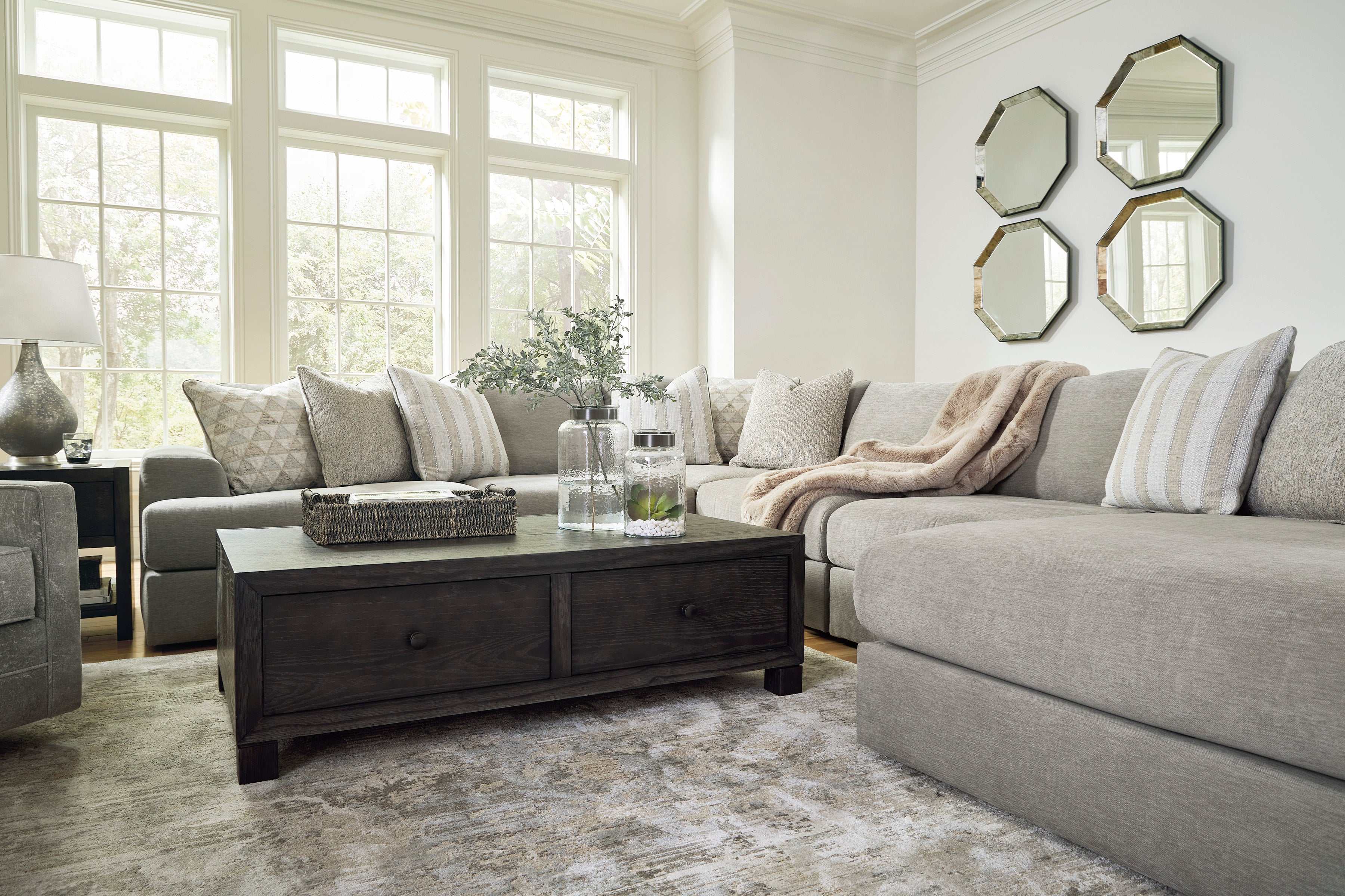 Avaliyah Ash Gray Chenille 6pc RAF Chaise Sectional