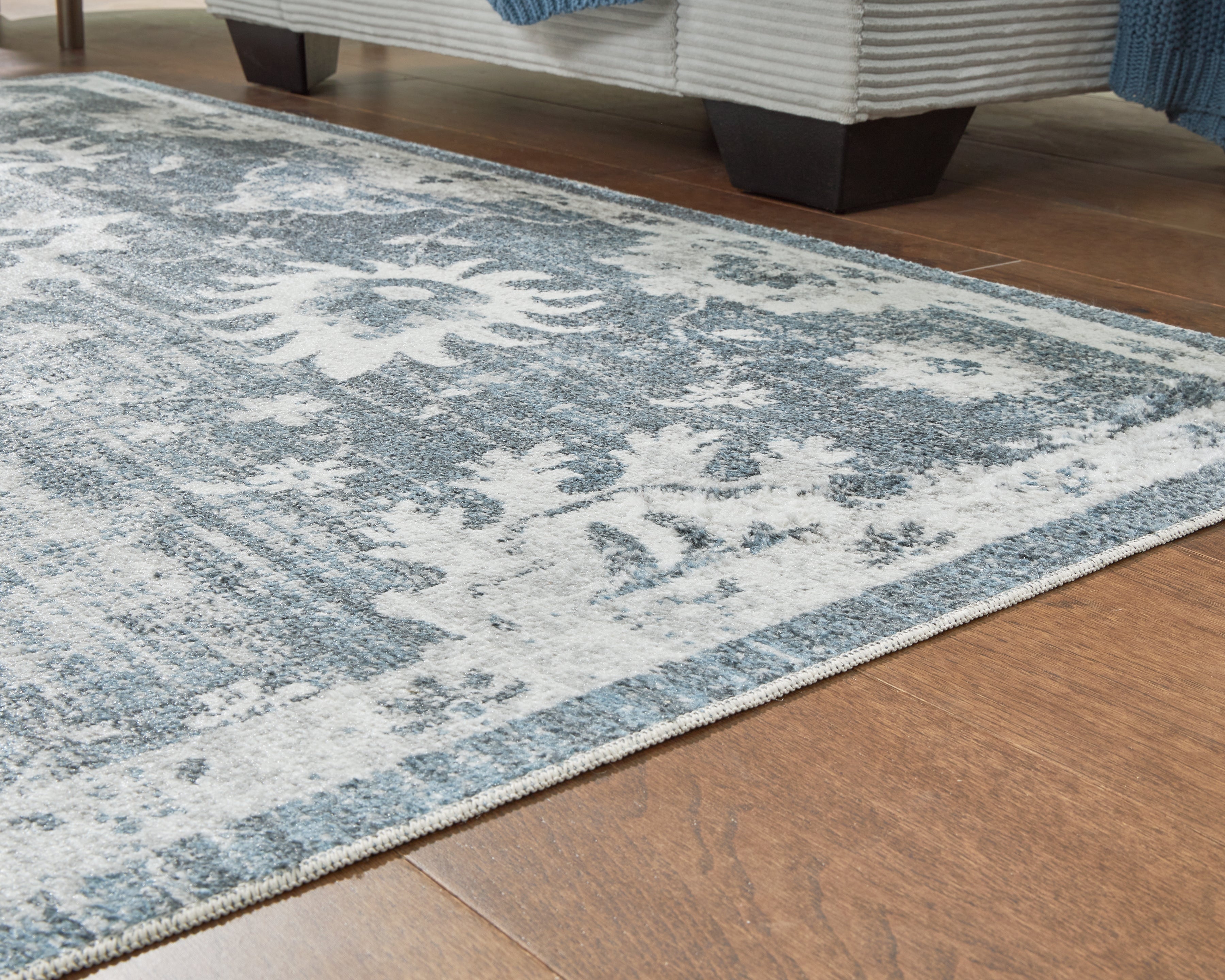 Avanworths Blue/Gray/Ivory Washable Medium Rug