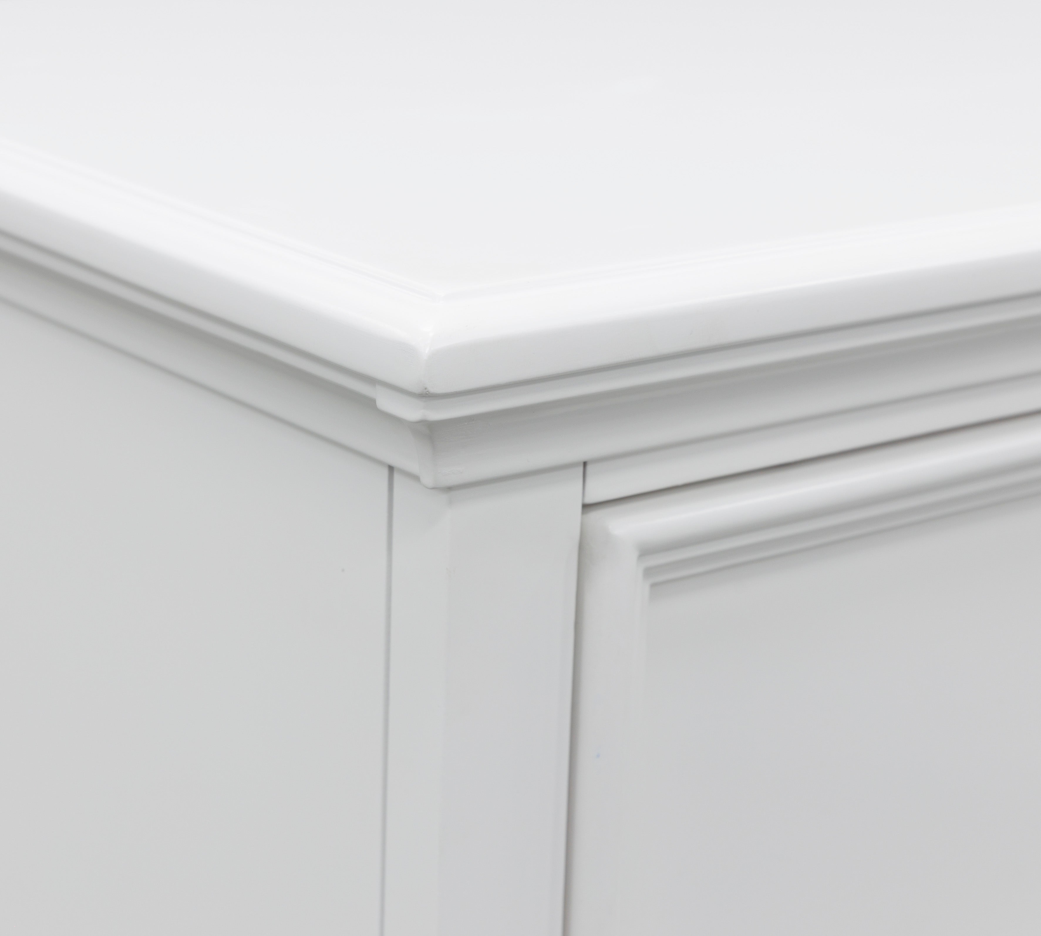 Fortman White Queen Panel 5-Piece Bedroom Set