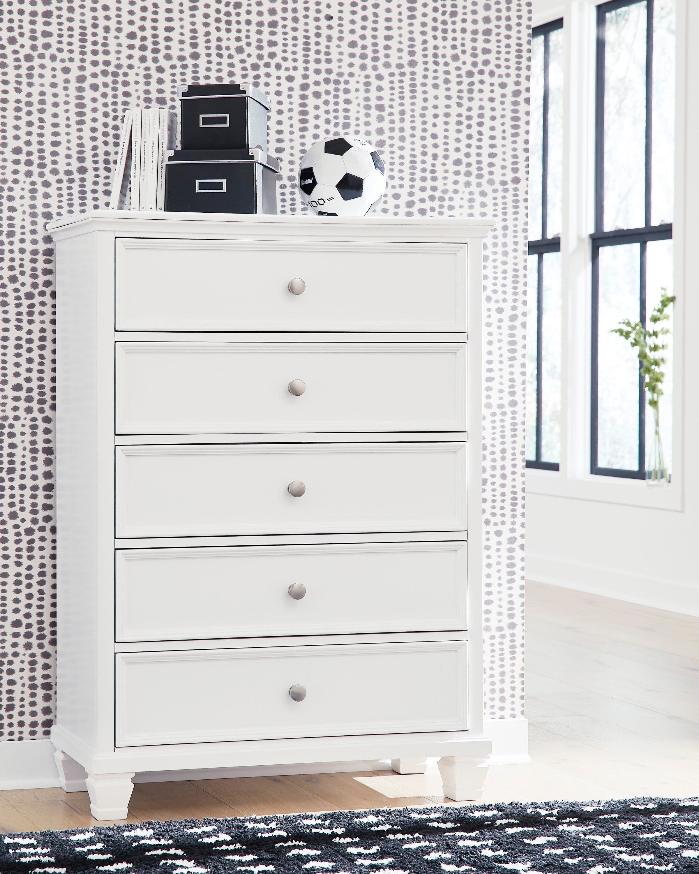 Fortman White Full Panel 6-Piece Bedroom Set w/ 2 Nightstands