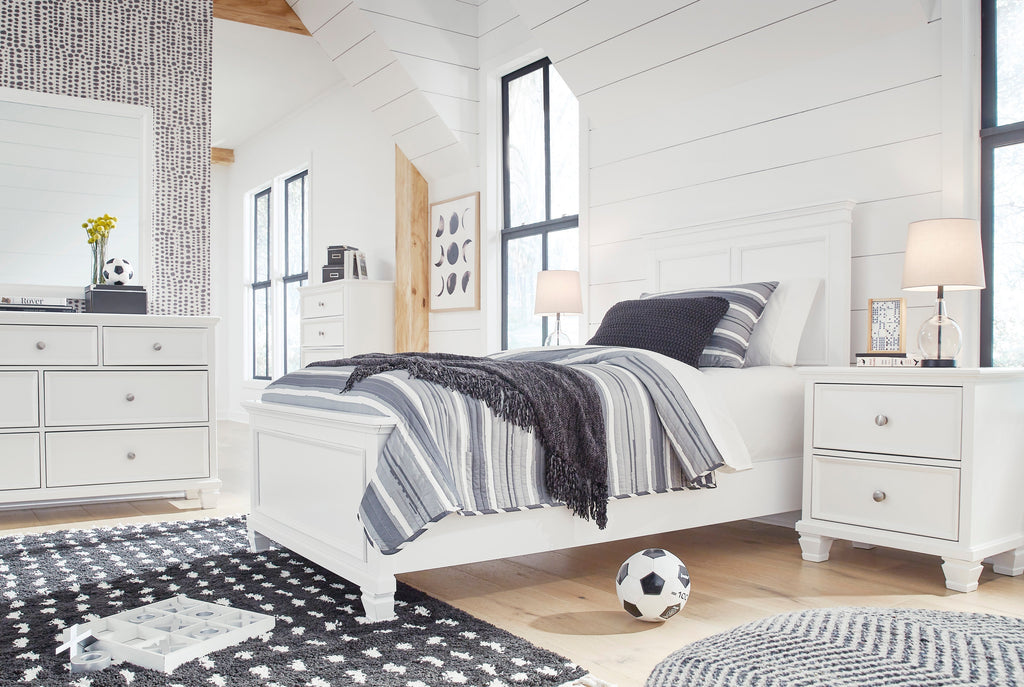 Fortman White Queen Panel 6-Piece Bedroom Set w/ 2 Nightstands