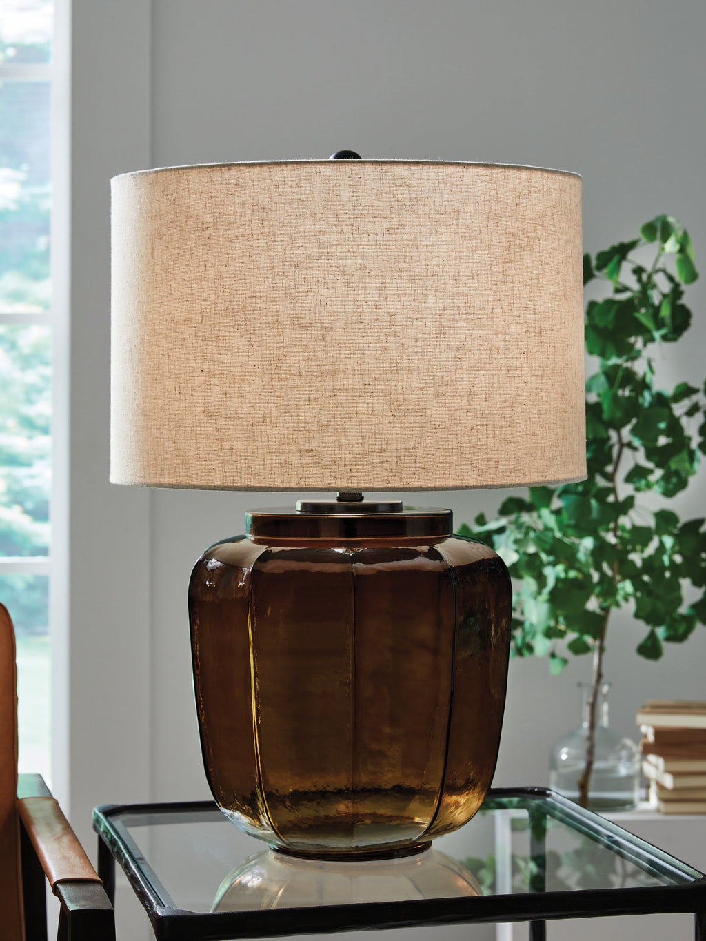 Bainmore Amber Glass Table Lamp (1/CN)