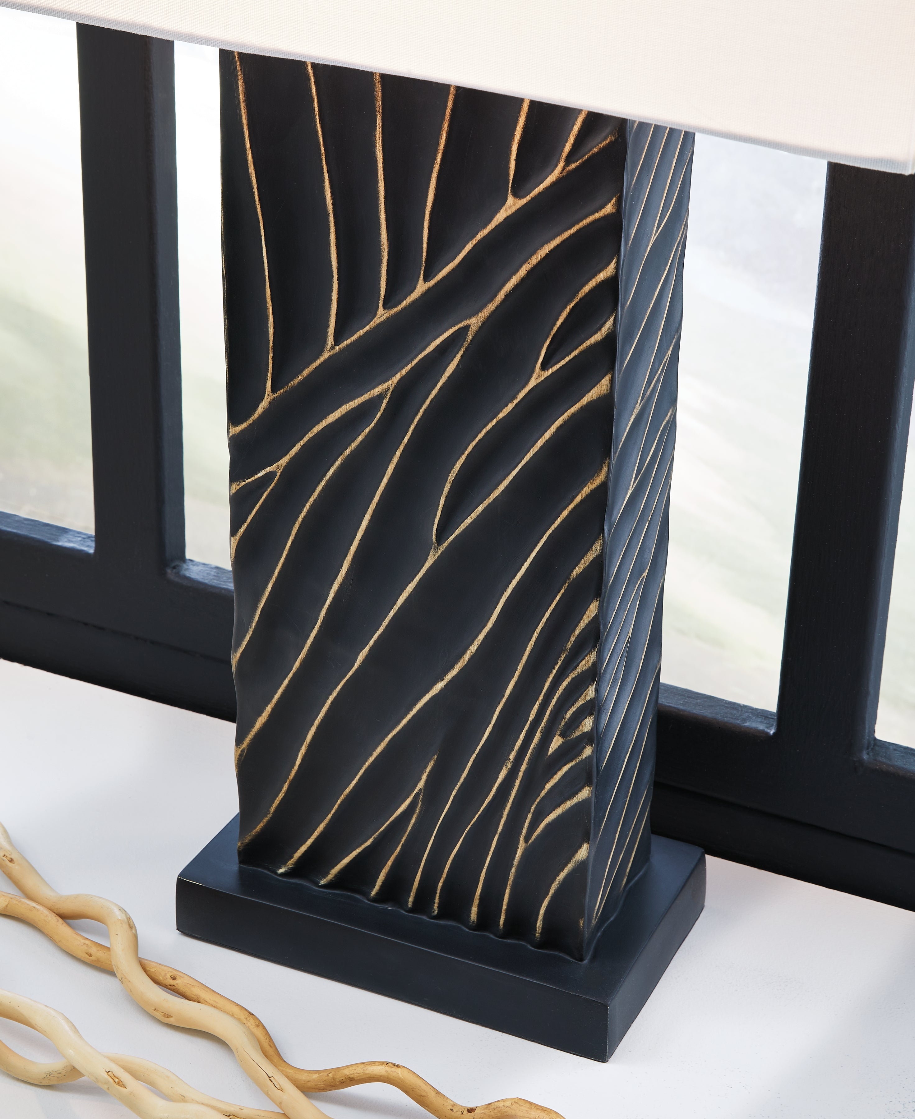 Bartlen Black/Gold 2-Piece Lamp Set