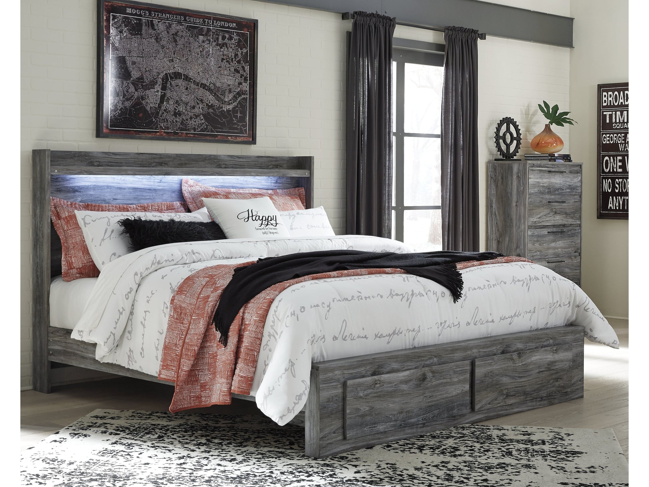 Baystorm Gray King Panel Storage Bedroom Set with Chest