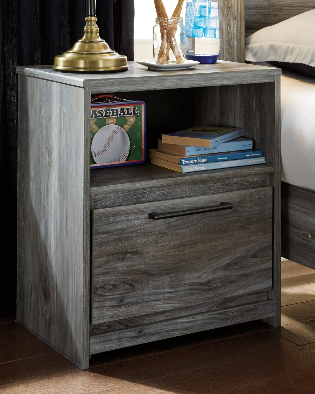 Baystorm Queen Panel Storage Bedroom Set, Gray