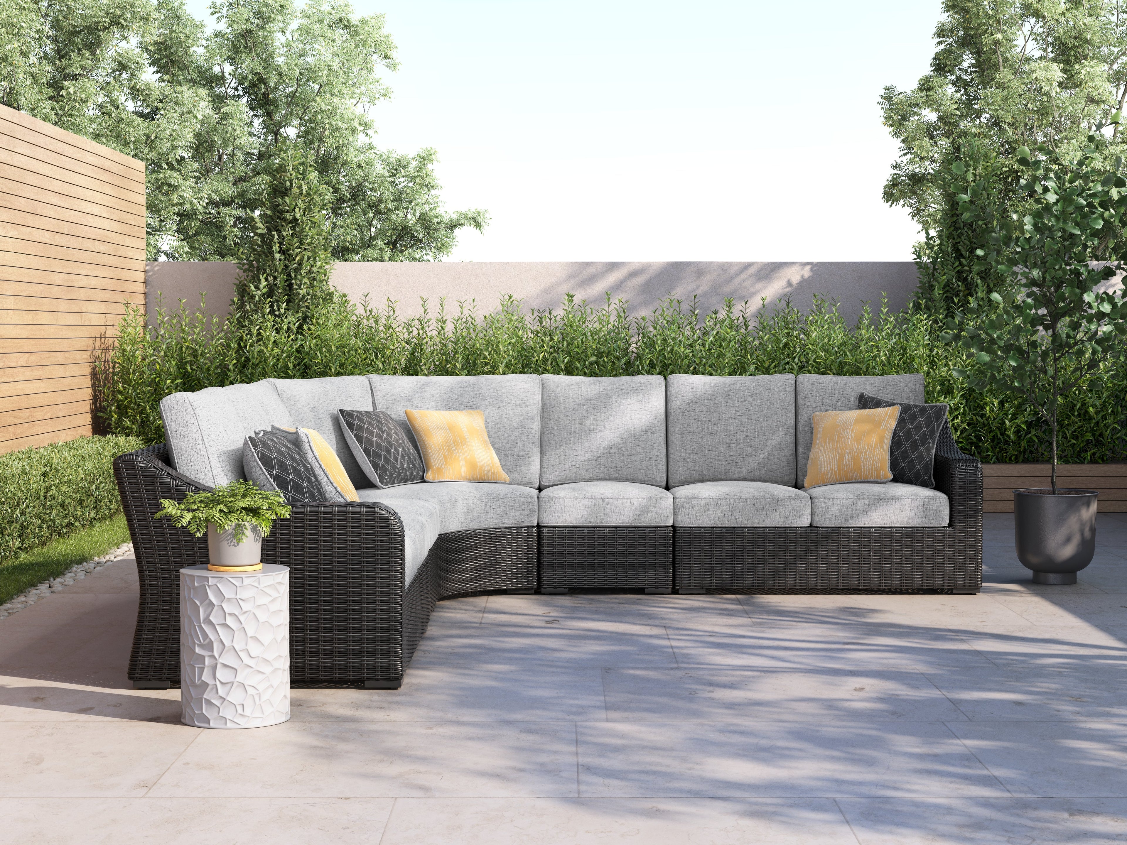 Beachcroft Black/Light Gray 5-Piece Outdoor Sectional