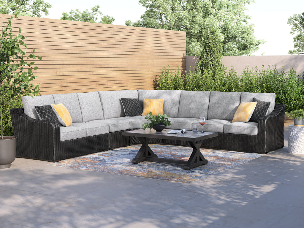Beachcroft Black/Light Gray 5-Piece Outdoor Sectional