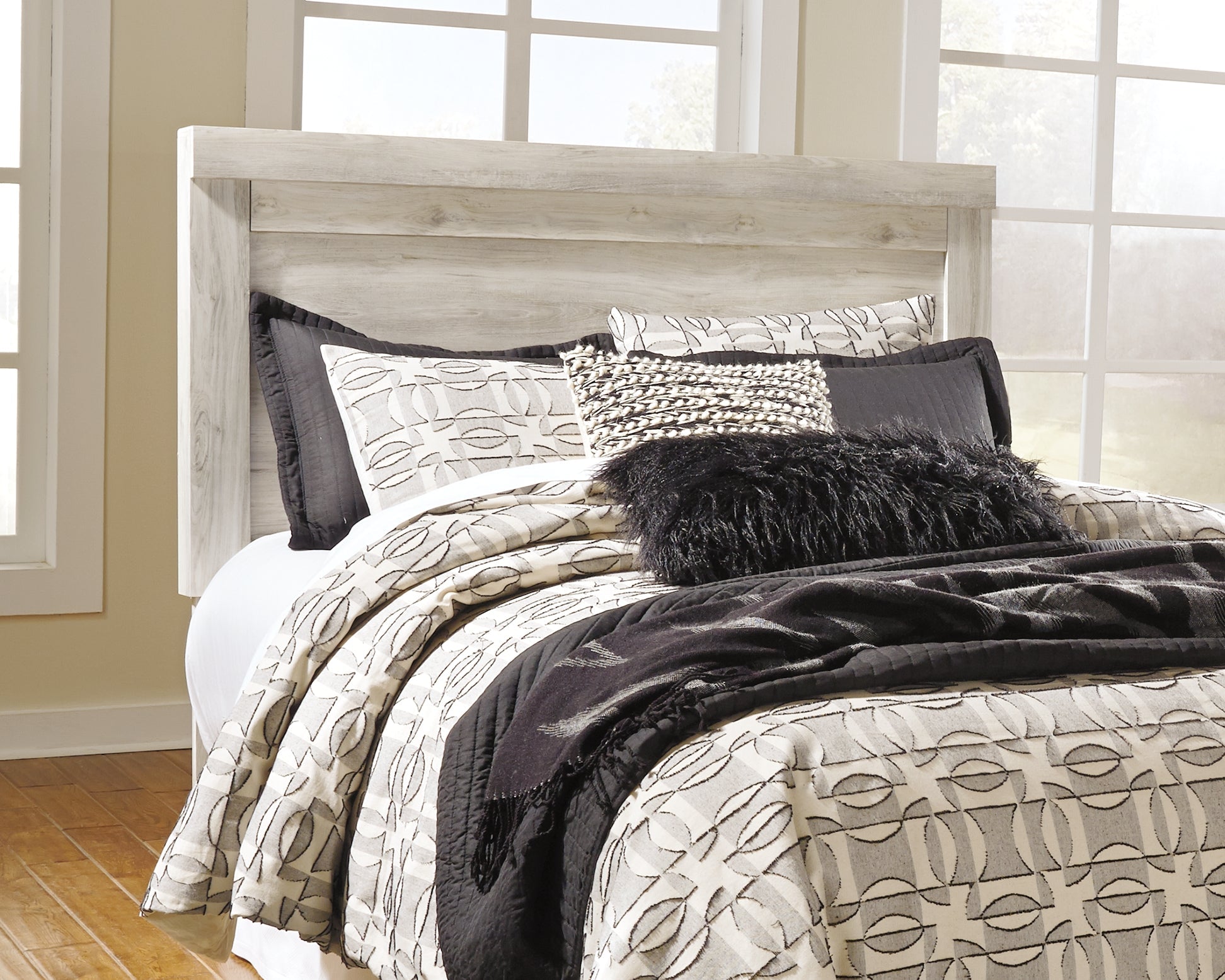 Bellaby Whitewash Queen Platform Bed with 2 Storage Drawers