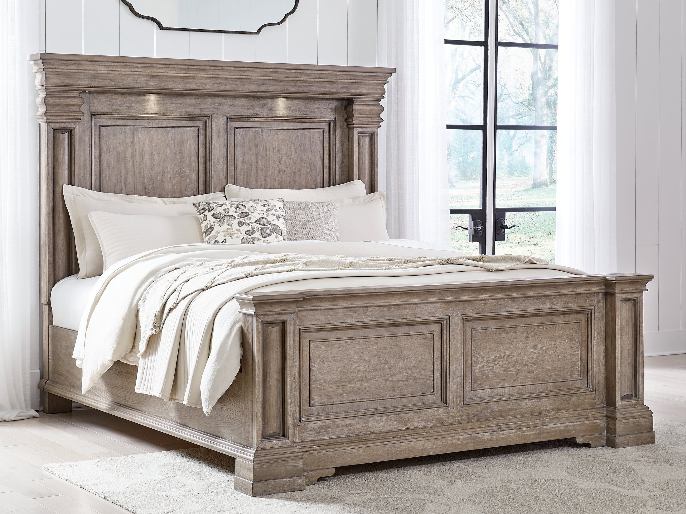 Blairhurst Light Grayish Brown Queen Panel Bed