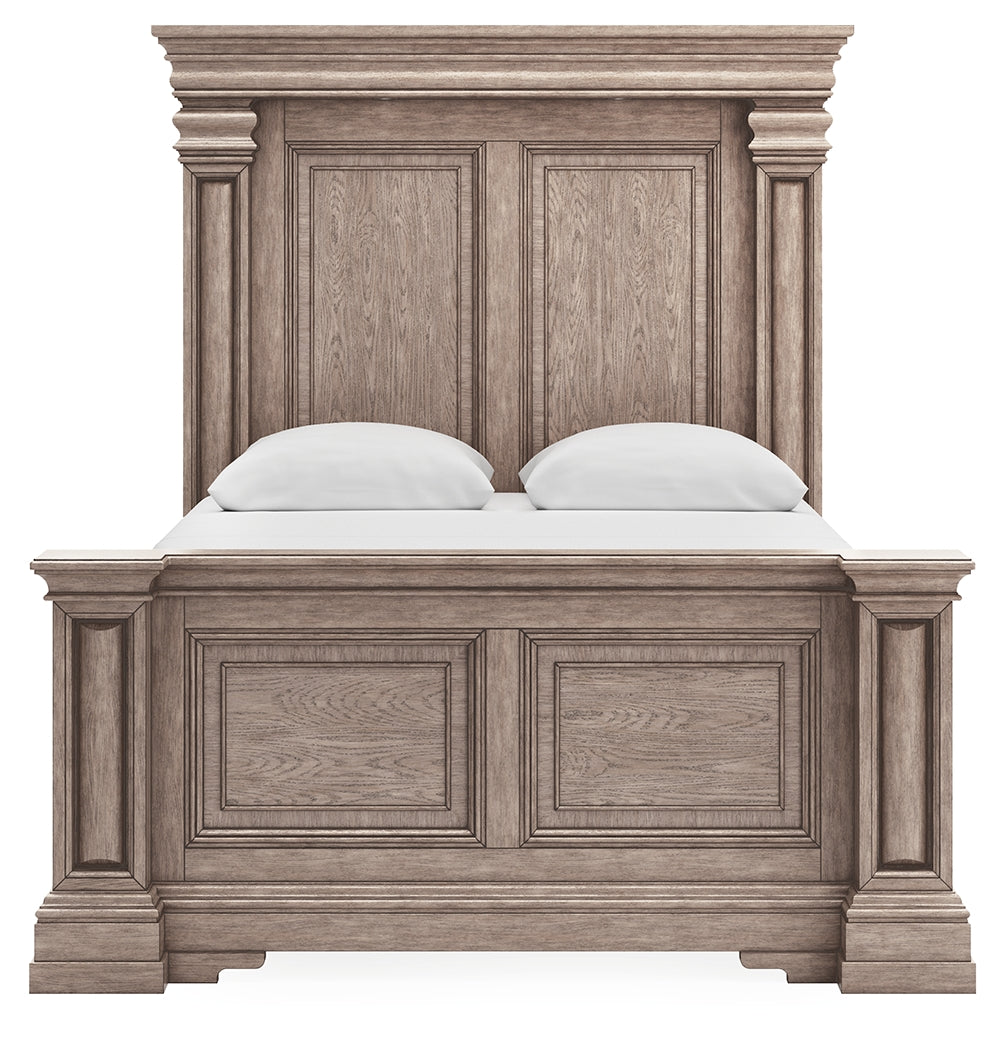 Blairhurst Light Grayish Queen Panel Bedroom Set, Brown