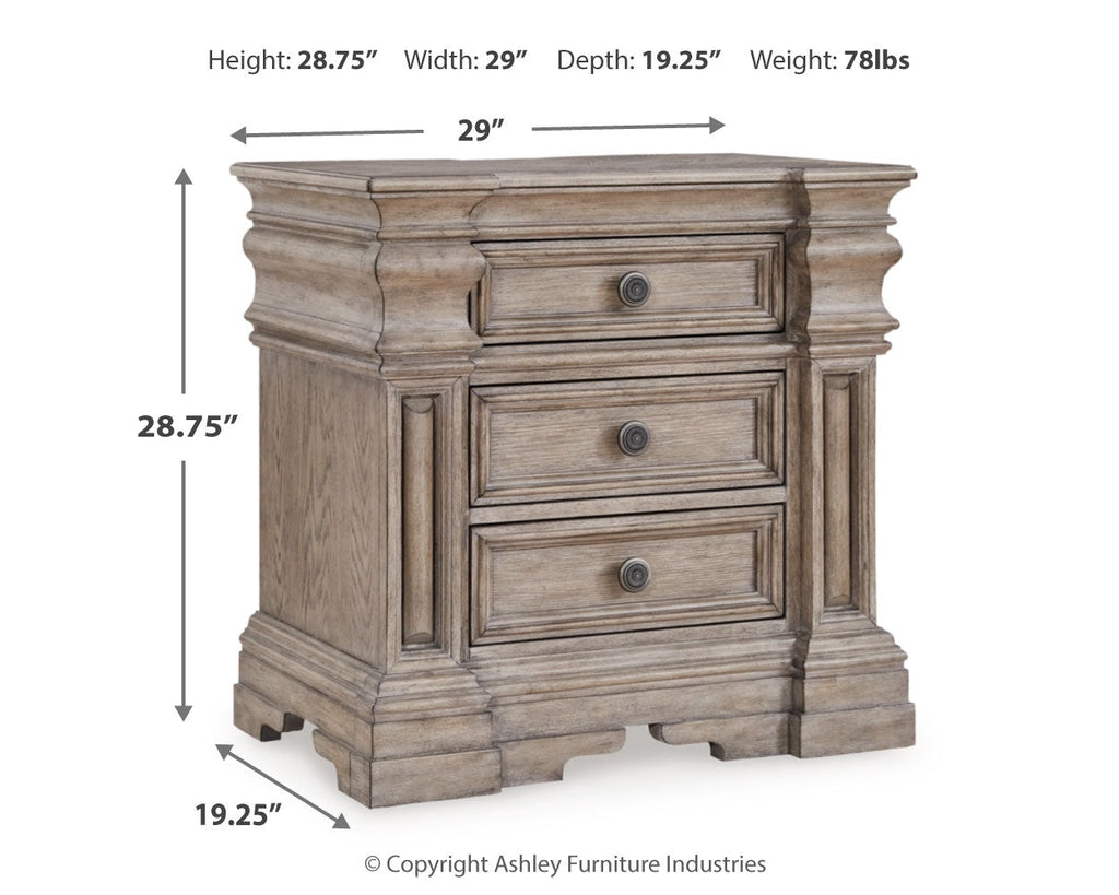 Blairhurst Light Grayish Queen Panel Bedroom Set, Brown