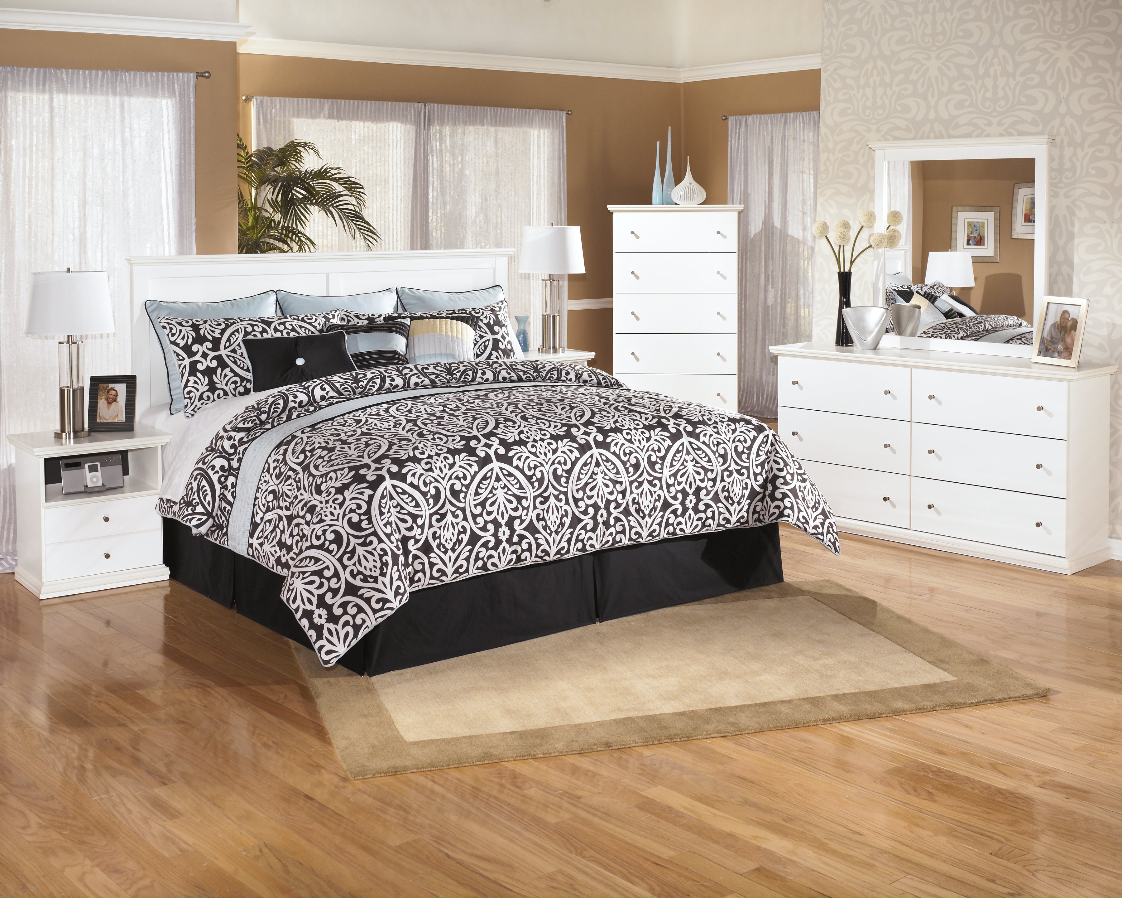 Bostwick Shoals White One Drawer Nightstand