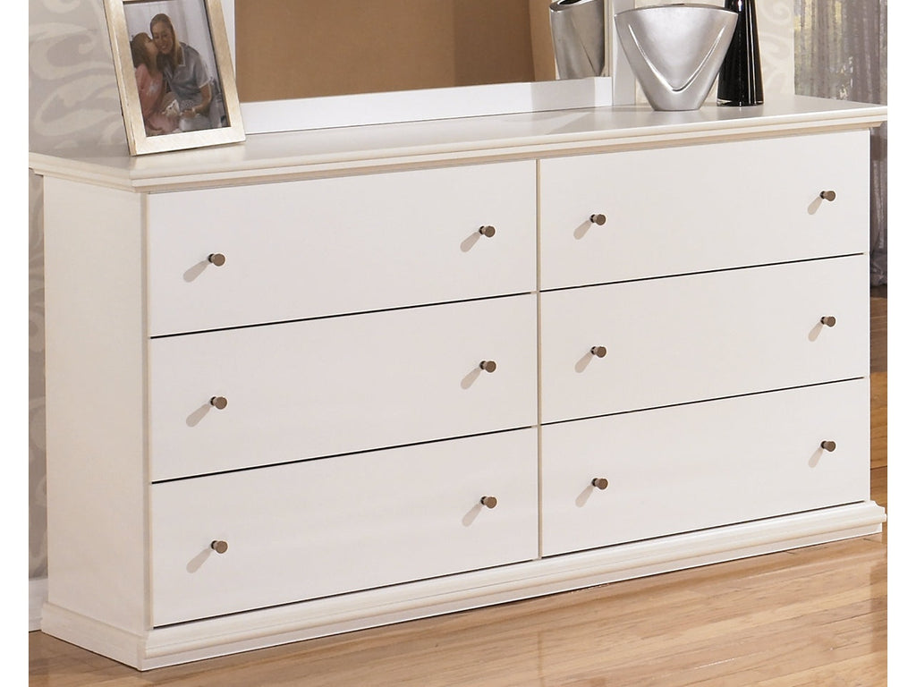 Bostwick Shoals White Six Drawer Dresser