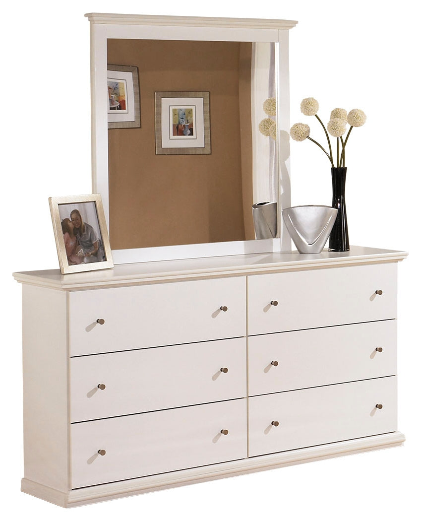 Bostwick Shoals White Six Drawer Dresser