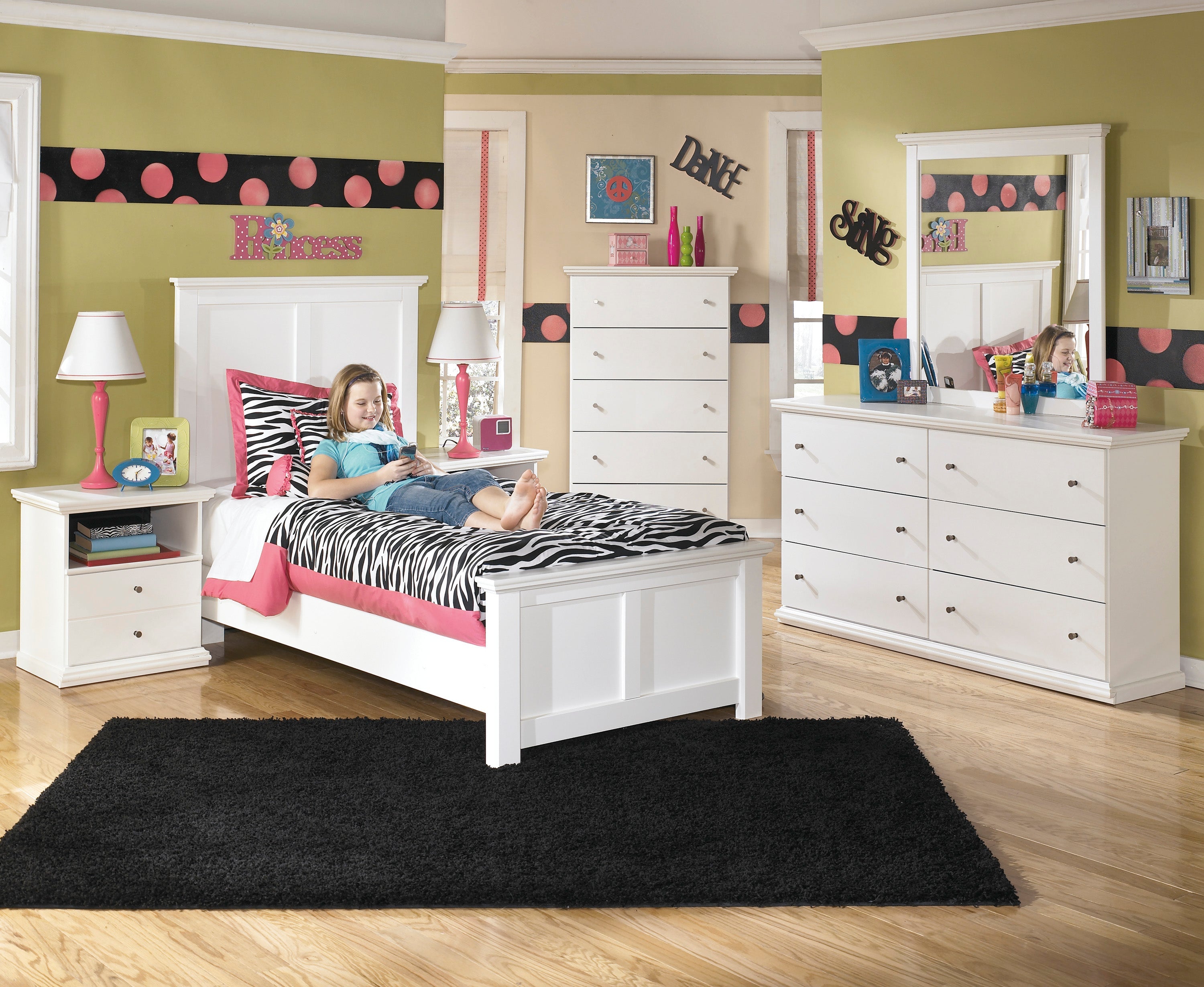 Bostwick Shoals White Twin Panel Bed, Chest and 2 Nightstands