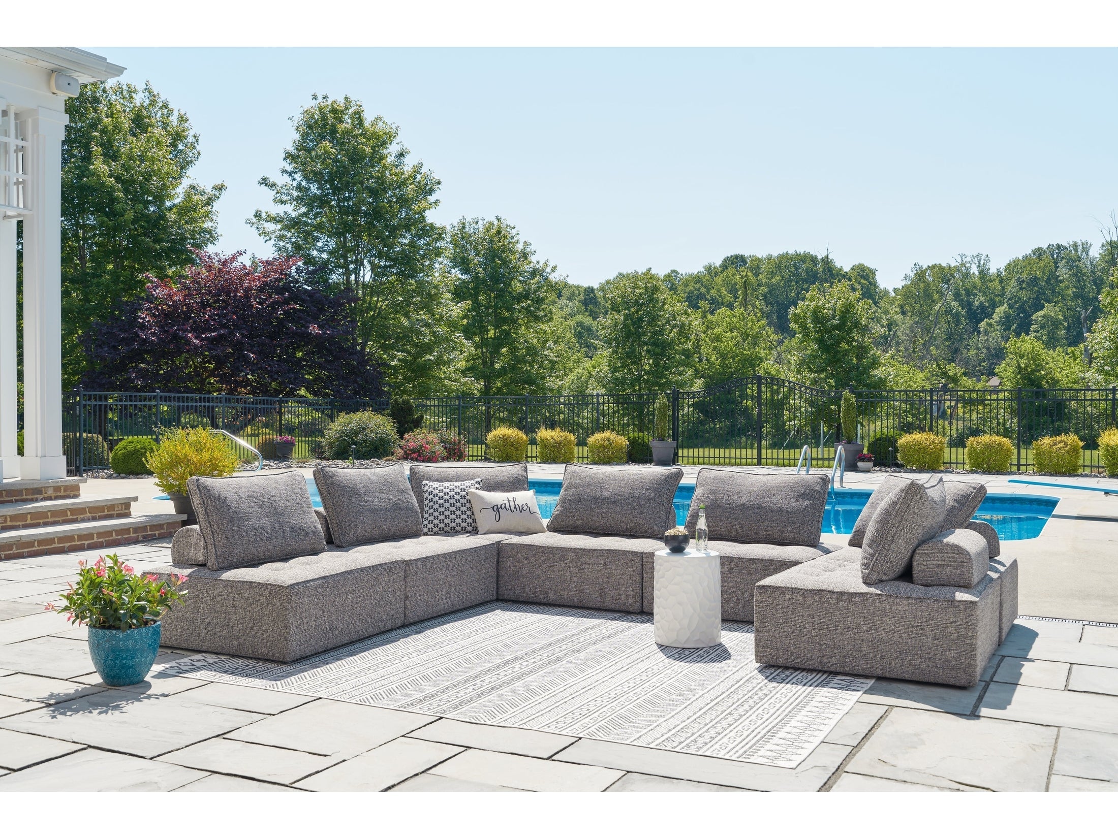 Bree Zee Brown 7-Piece Outdoor Sectional