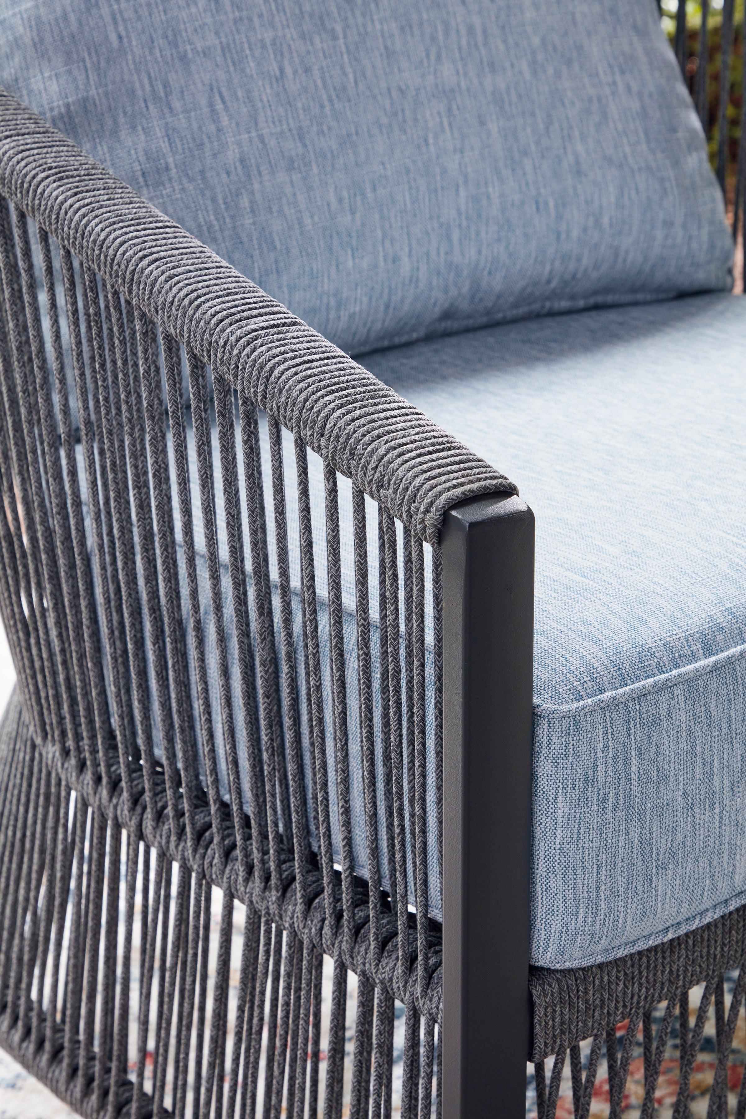 Bridges Beach Gray Love/Chairs/Table Set (Set of 4)