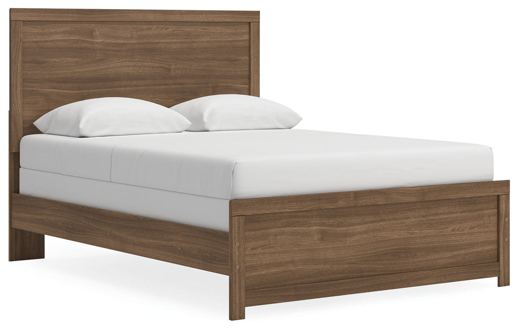 Broachmyn Auburn Queen Panel Bed