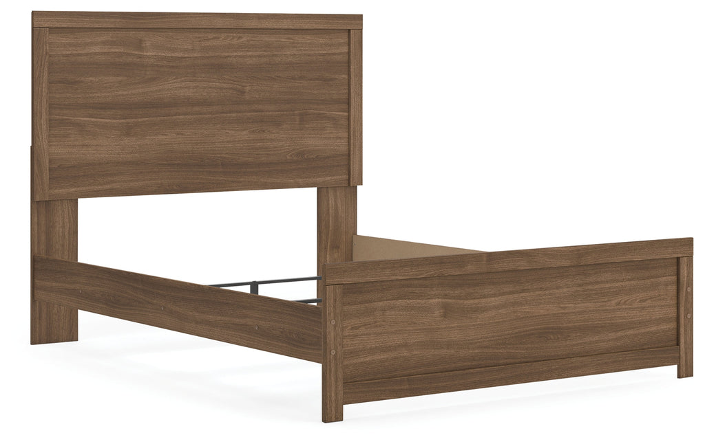 Broachmyn Auburn Queen Panel Bed