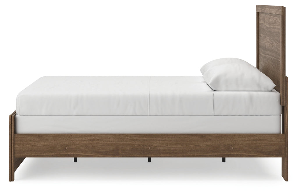 Broachmyn Auburn Queen Panel Bed