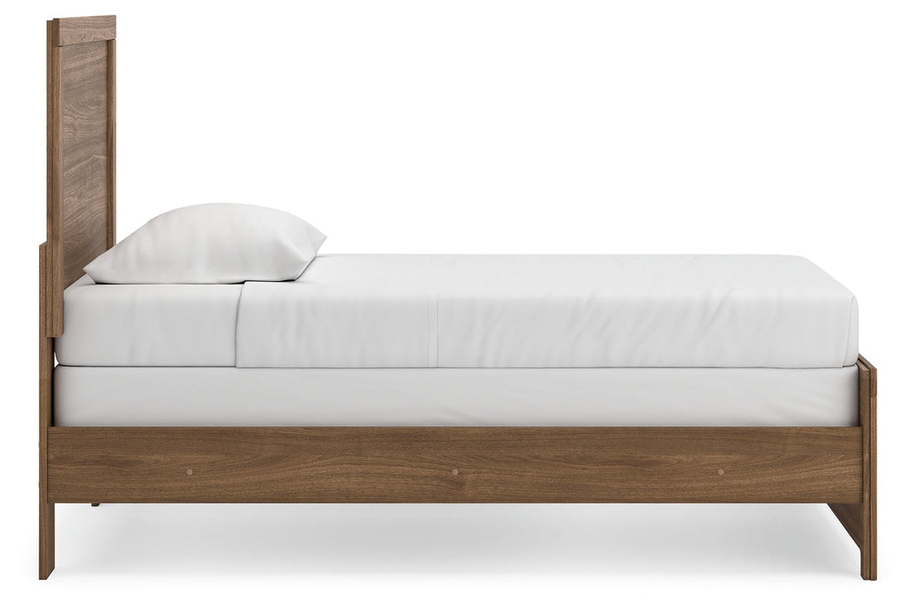 Broachmyn Auburn Twin Panel Bed, Dresser and Mirror