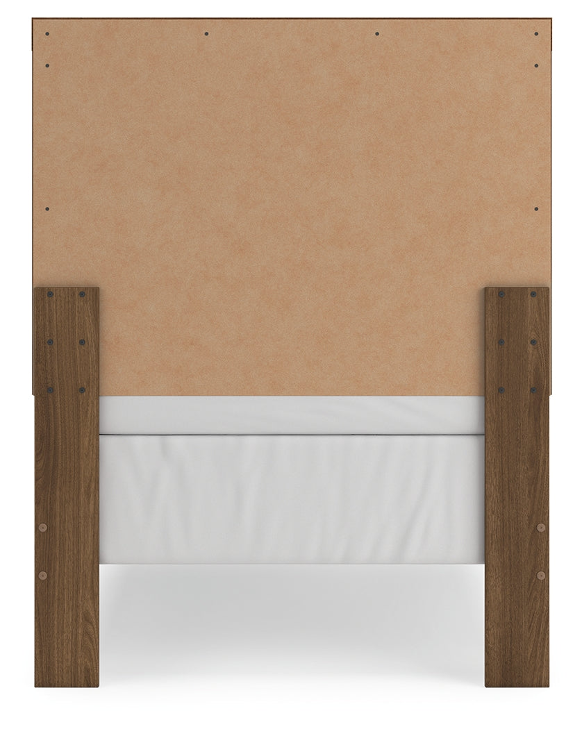 Broachmyn Auburn Twin Panel Bed, Dresser and Mirror