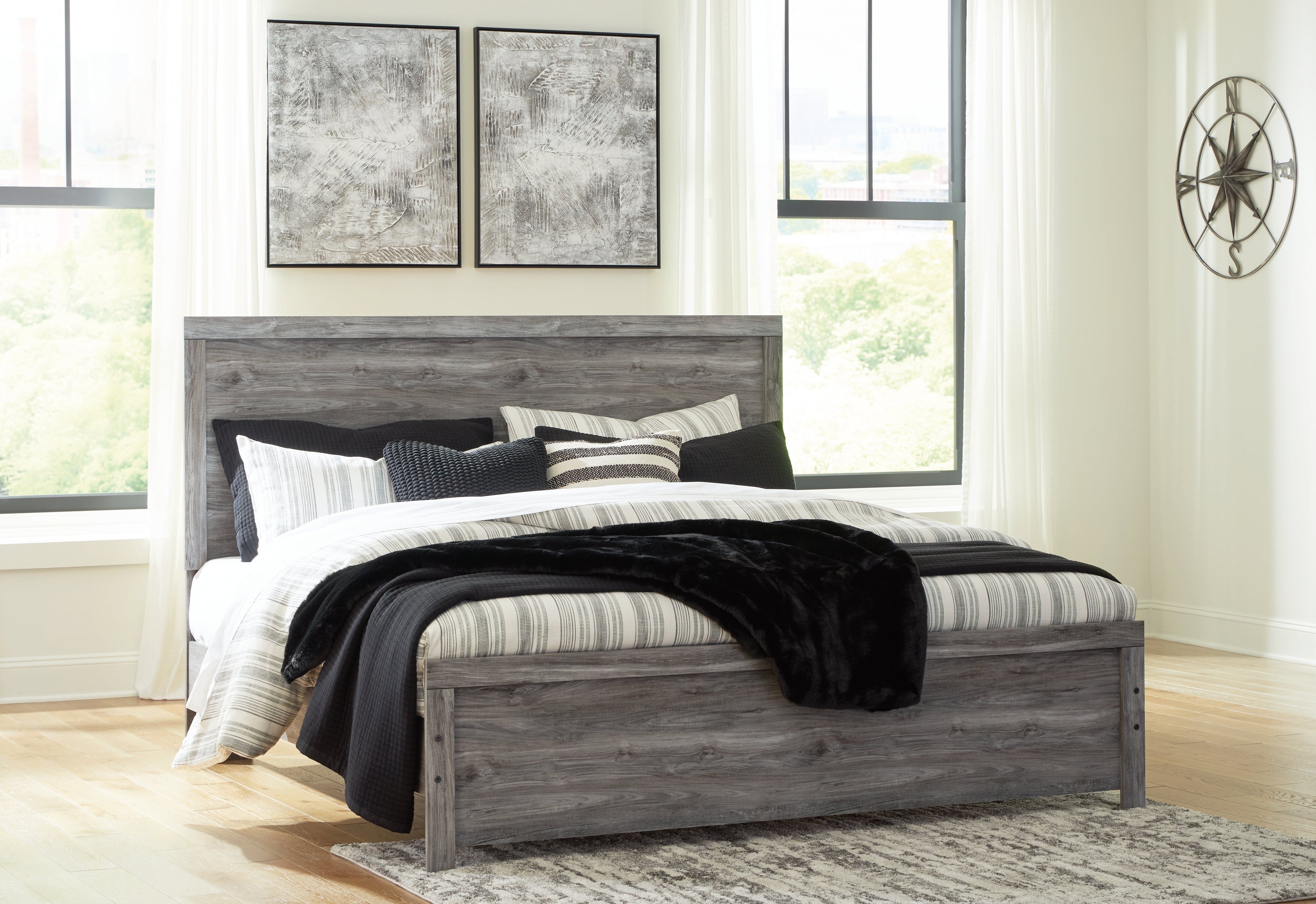 Bronyan King Panel Bedroom Set, Dark Gray