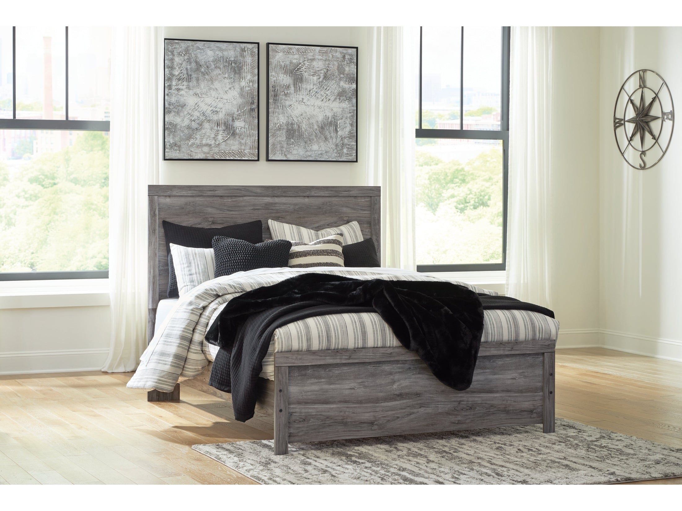 Bronyan Dark Gray Queen Panel Bed