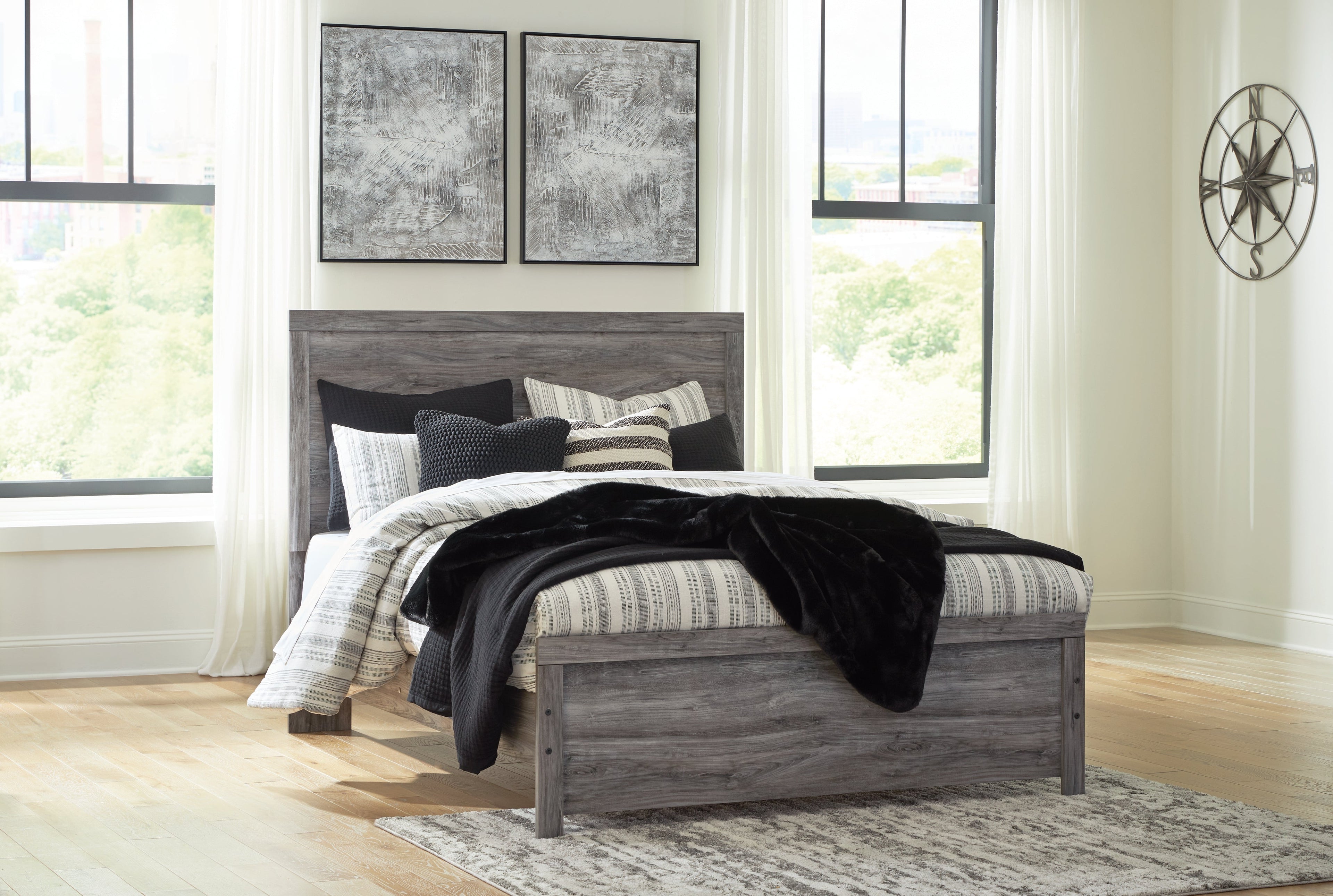 Bronyan Queen Panel Bedroom Set, Dark Gray
