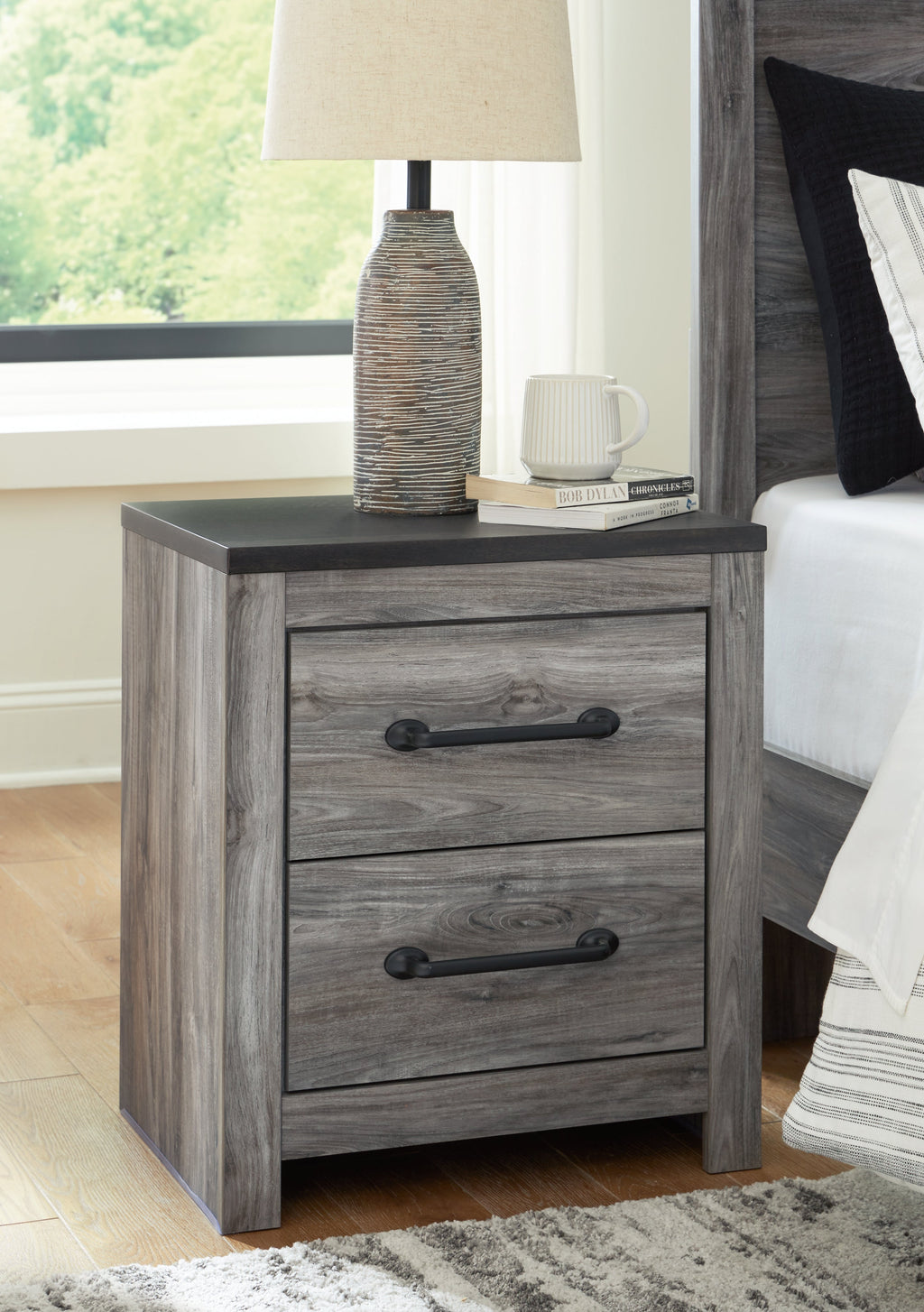 Bronyan Queen Panel Bedroom Set, Dark Gray