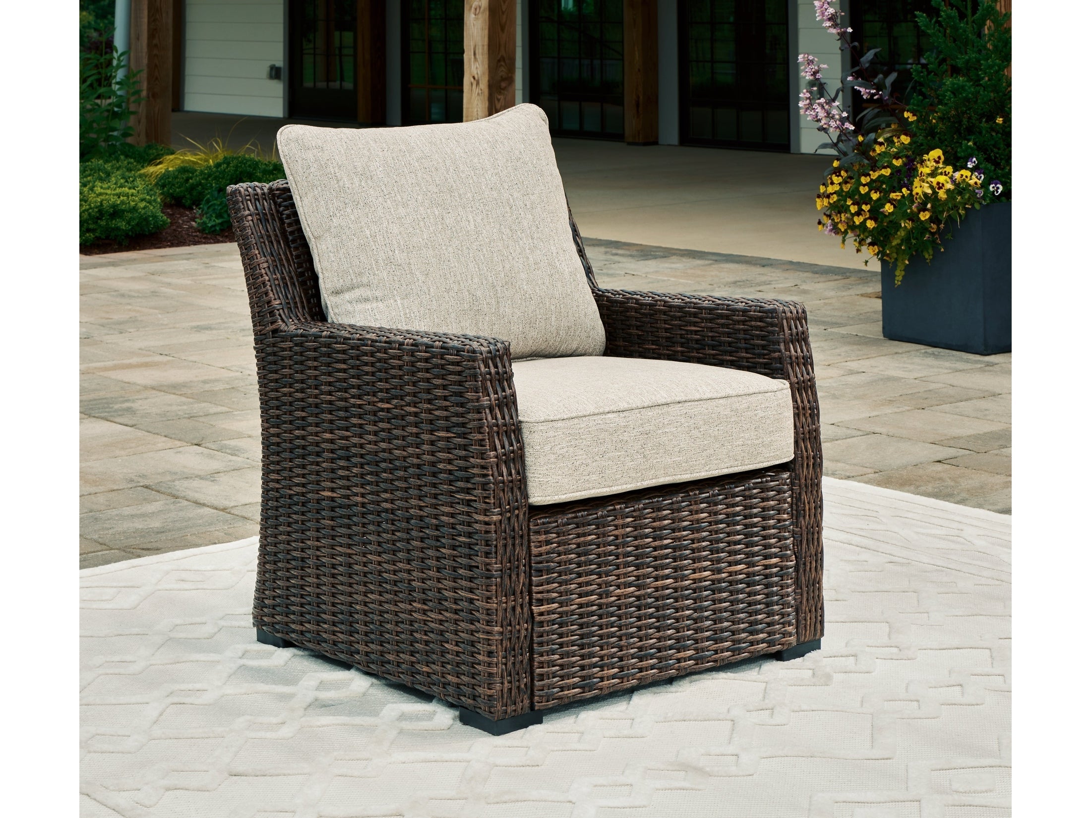 Brook Ranch Brown Outdoor Lounge Chair with Cushion