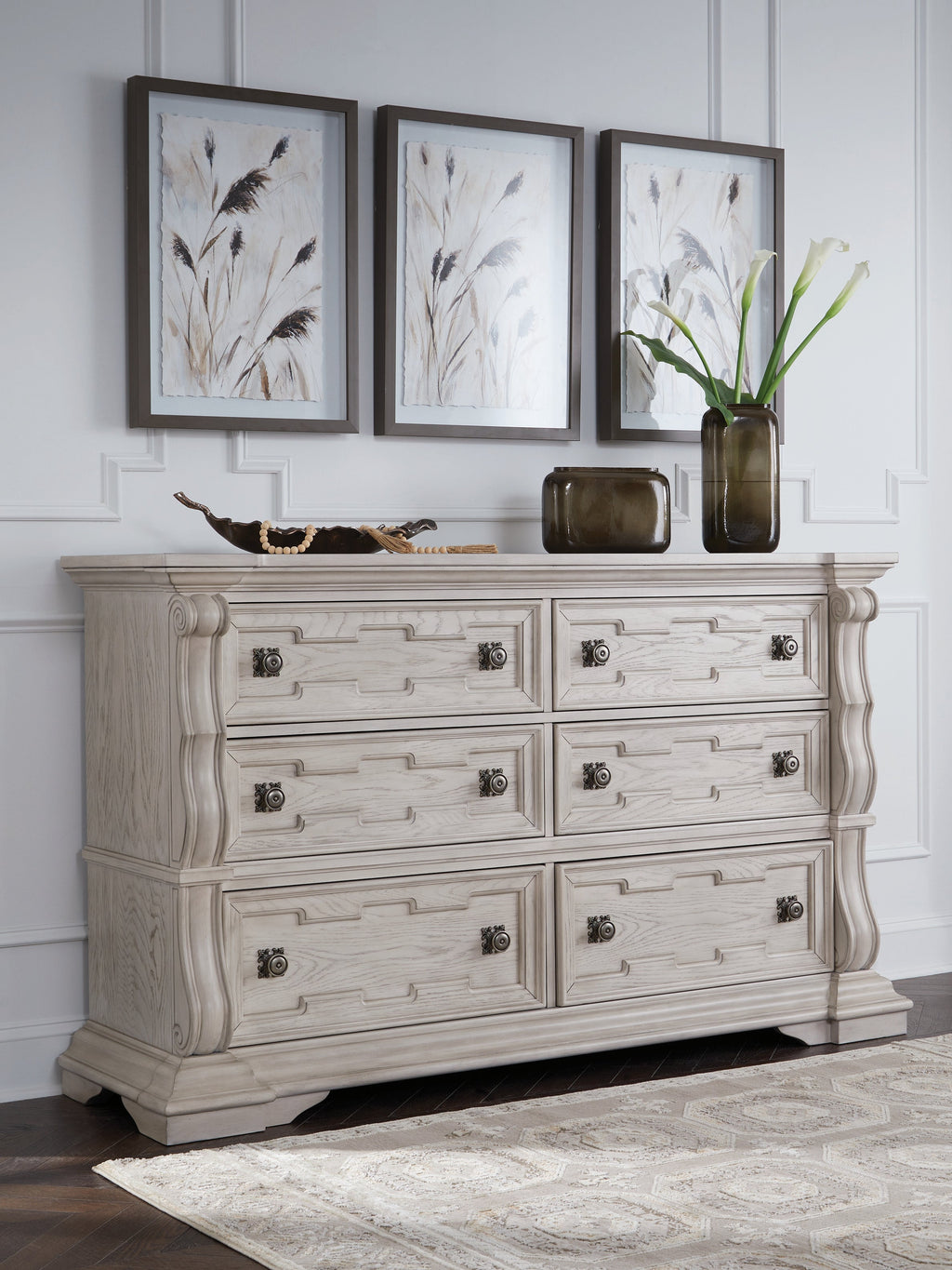 Bruchandi Antique White Dresser